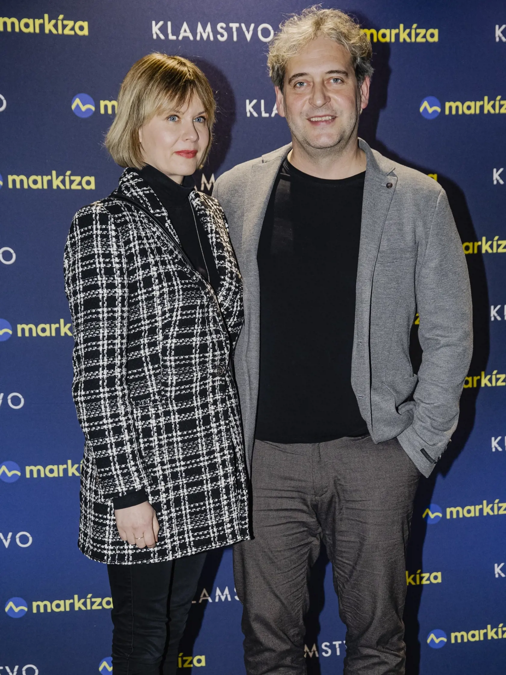 Na snímke Martin Mňahončák s manželkou Katarínou  počas premiéry nového seriálu TV Markíza, Klamstvo.