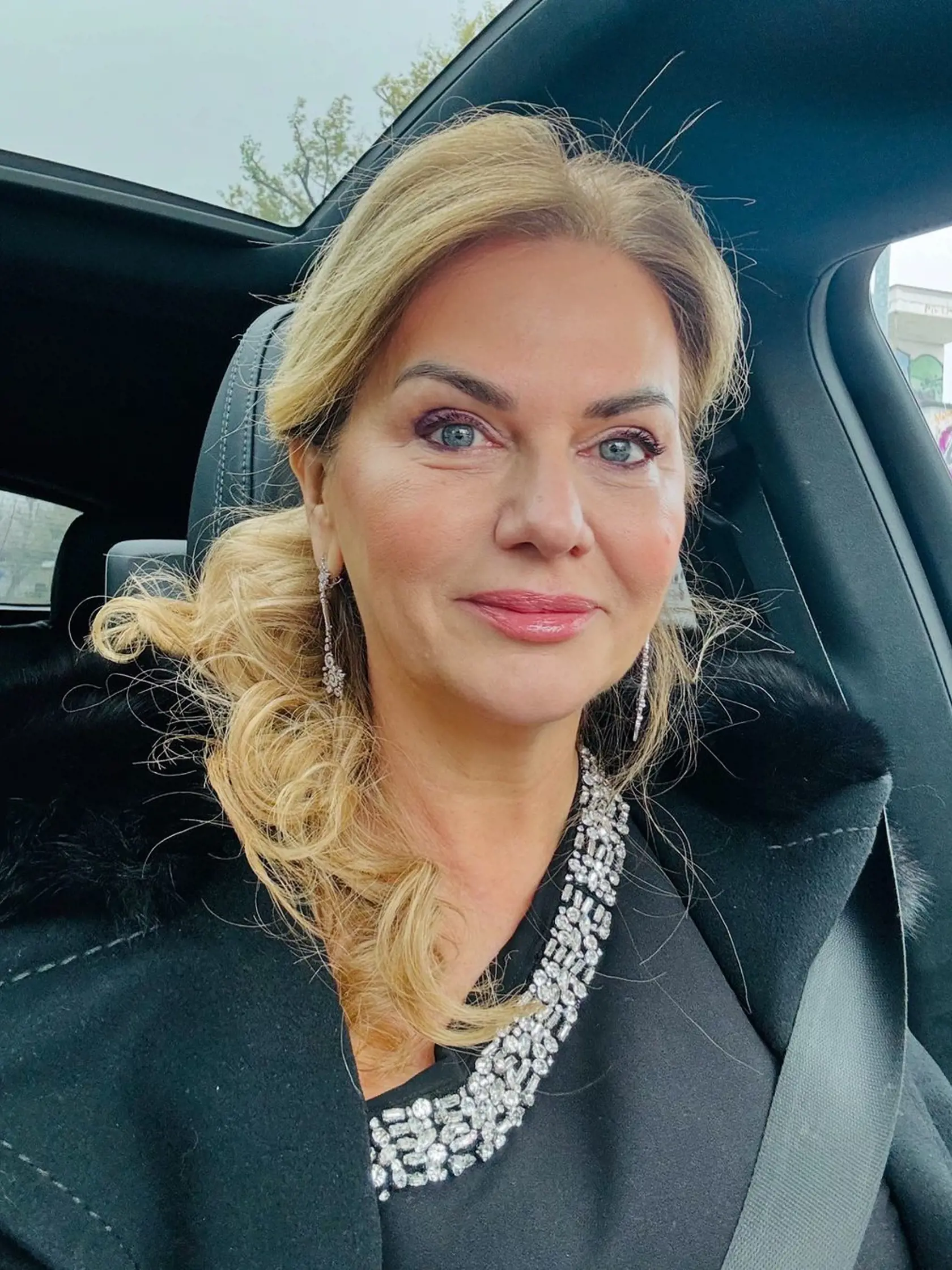 Monika Beňová (Smer) cestou na 25. výročie založenia strany Smer.
