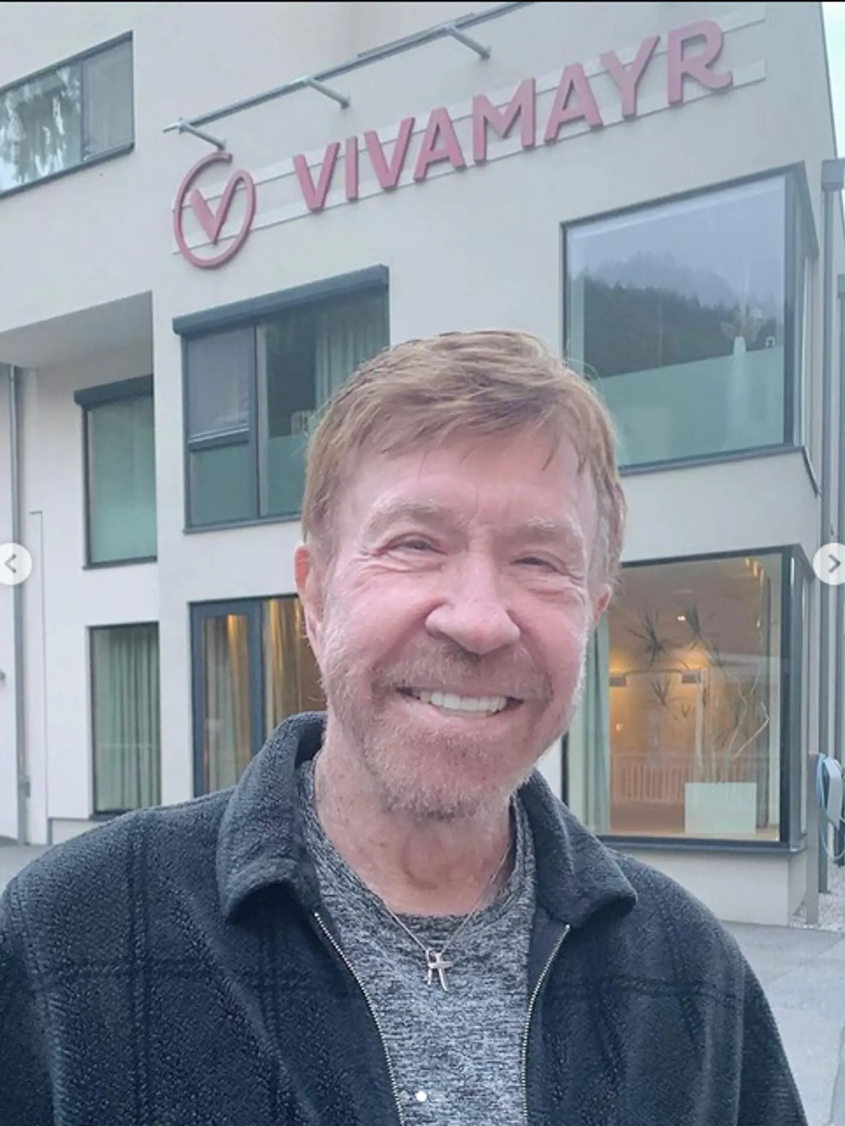 Chuck Norris na foto zo septembra 2022