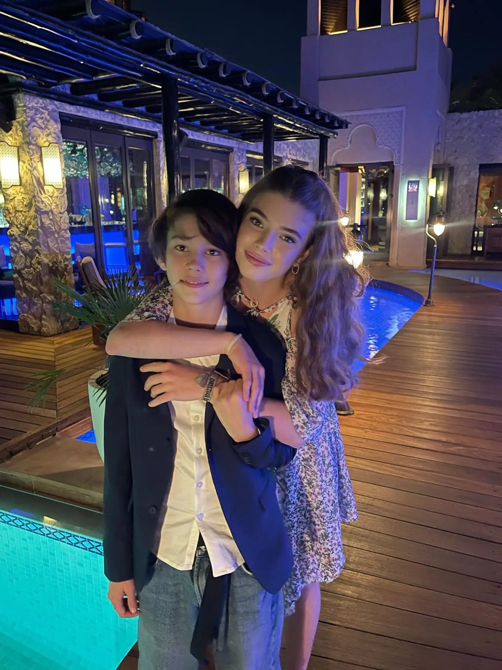 Vanessa s mladším bratom Danielom Tobiášom