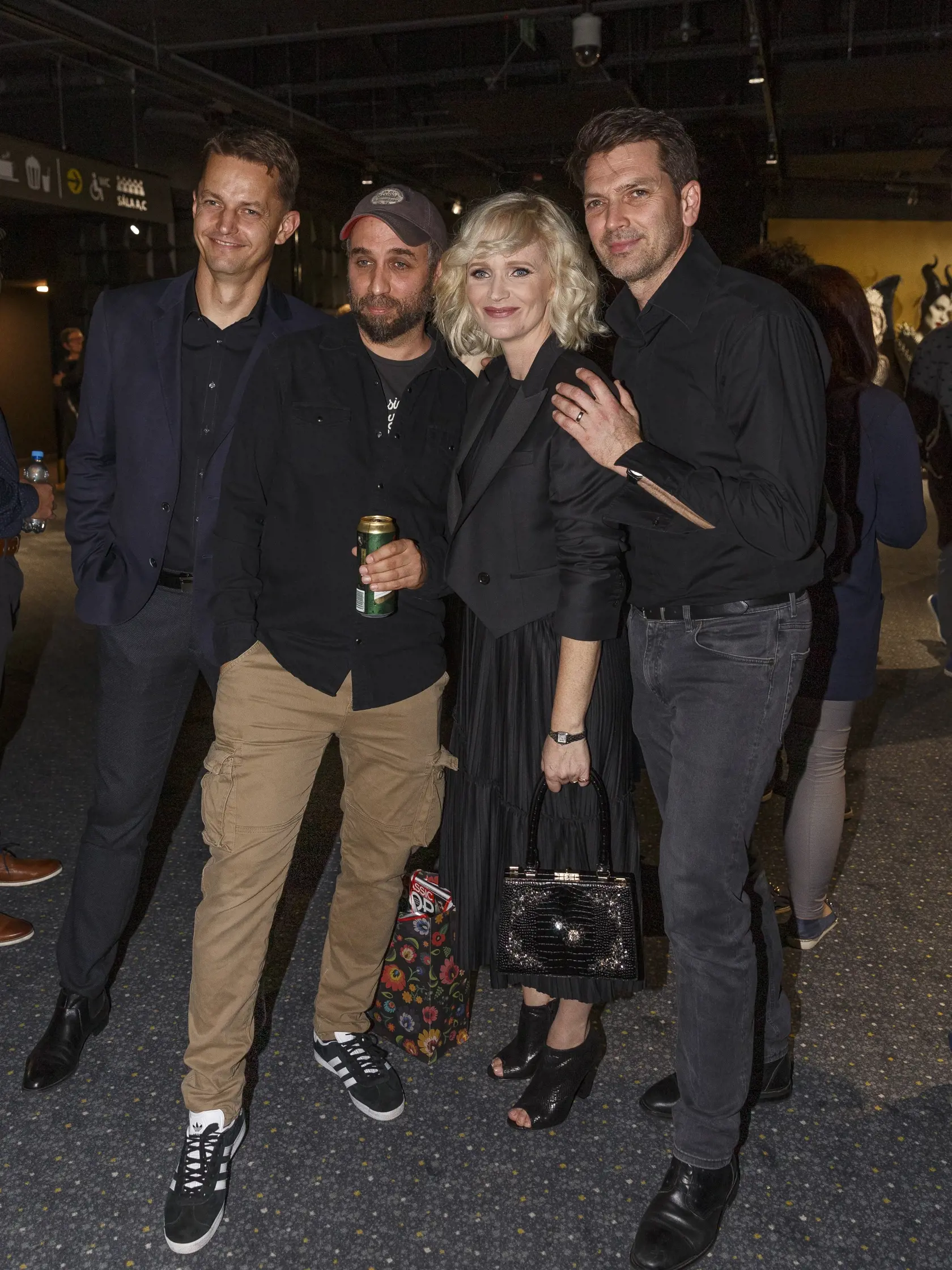 Premiéra slovenského filmu Amnestia 
Na obr.: Vince, Jonáš Karásek, Aňa Geislerová, Marek Majeský