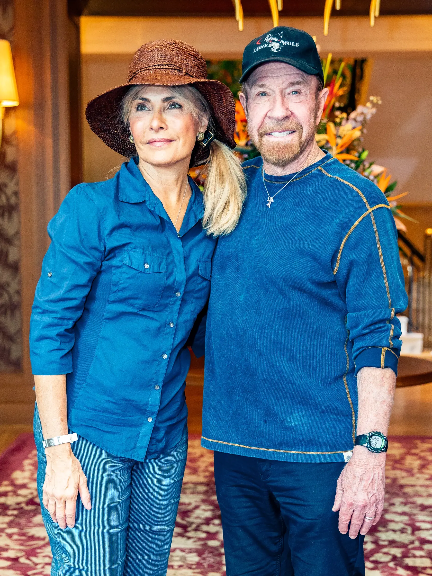 Vo Vysokých Tatrách si počas víkendu užíval čerstvý vzduch a krásy Slovenska neporaziteľný Chuck Norris. Sprevádzali ho jeho manželka Gena (60) a 21-ročný syn Dakota. Zážitok z návštevy si v rozhovore pre Plus JEDEN DEŇ nevedeli vynachváliť.