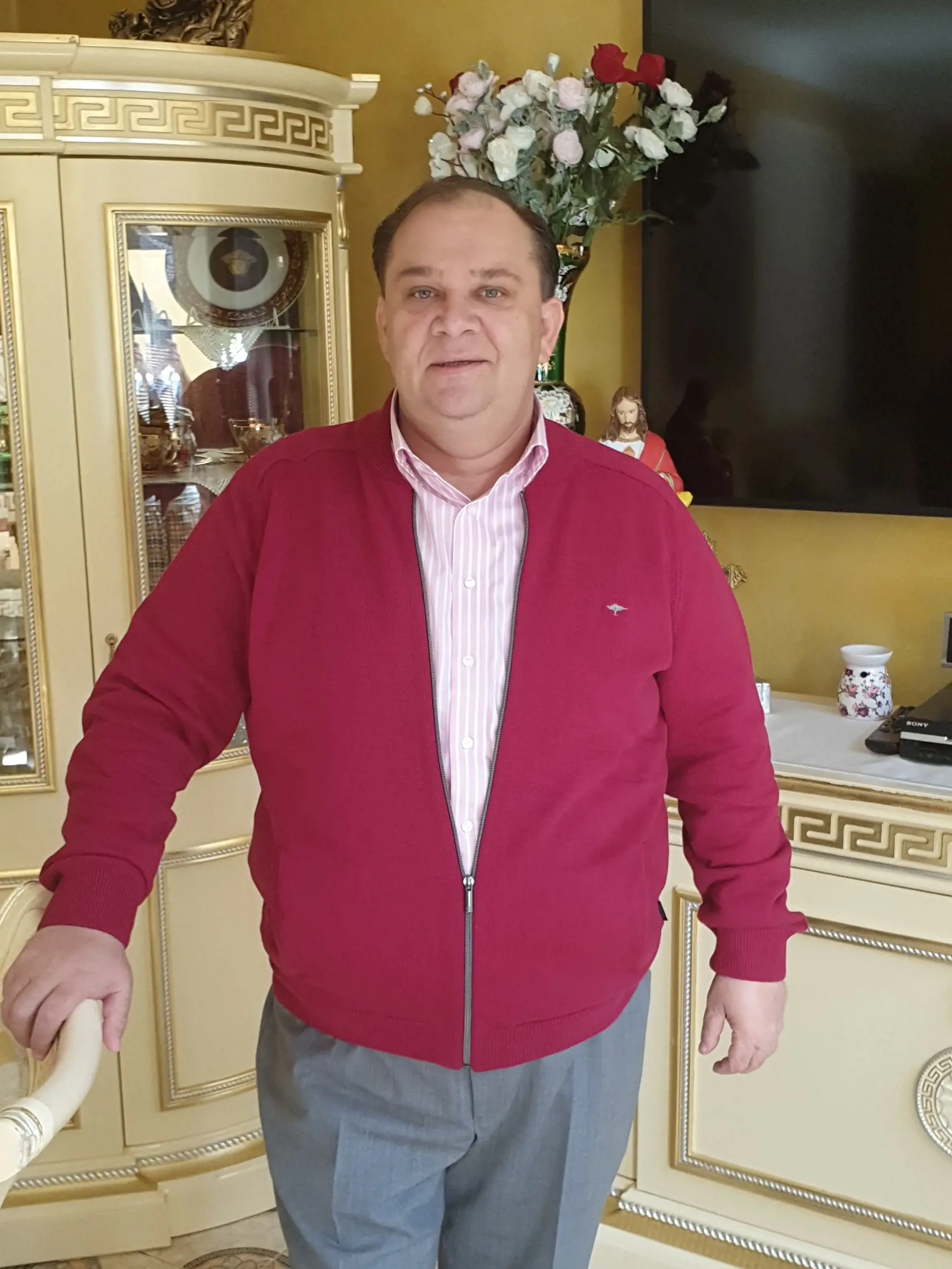Rómsky kráľ Róbert Botoš (48) v luxusnom prostredí svojho domova.
