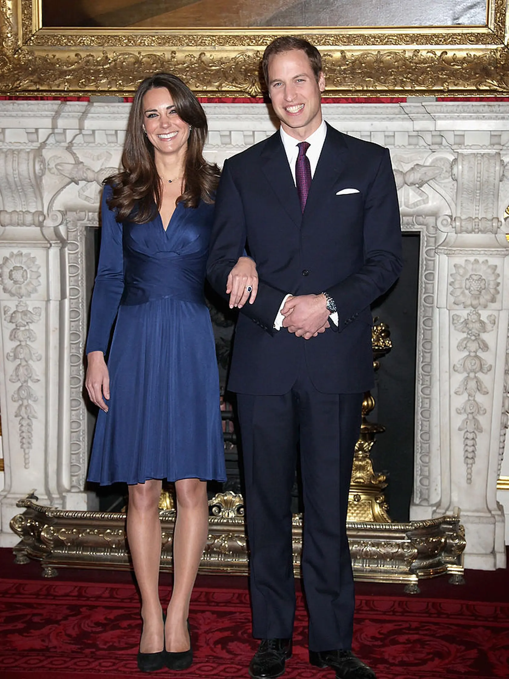 Princ William a princezná Kate v roku 2010, keď oznámili svoje zásnuby. 