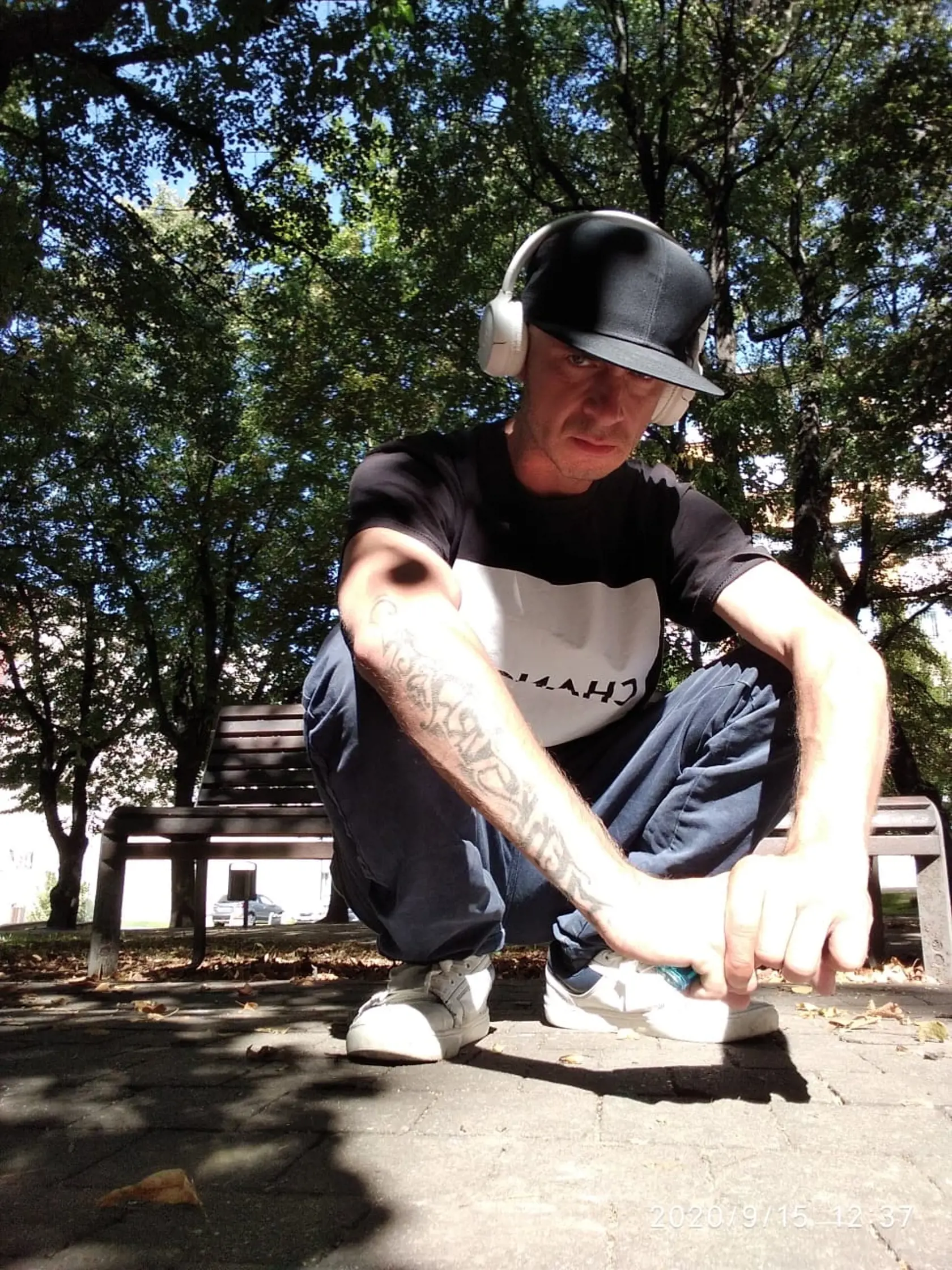 Rapera Meca Vrabca surovo zbili na Obchodnej ulici v Bratislave. Skončil v nemocnici s trojitou zlomeninou sánky.