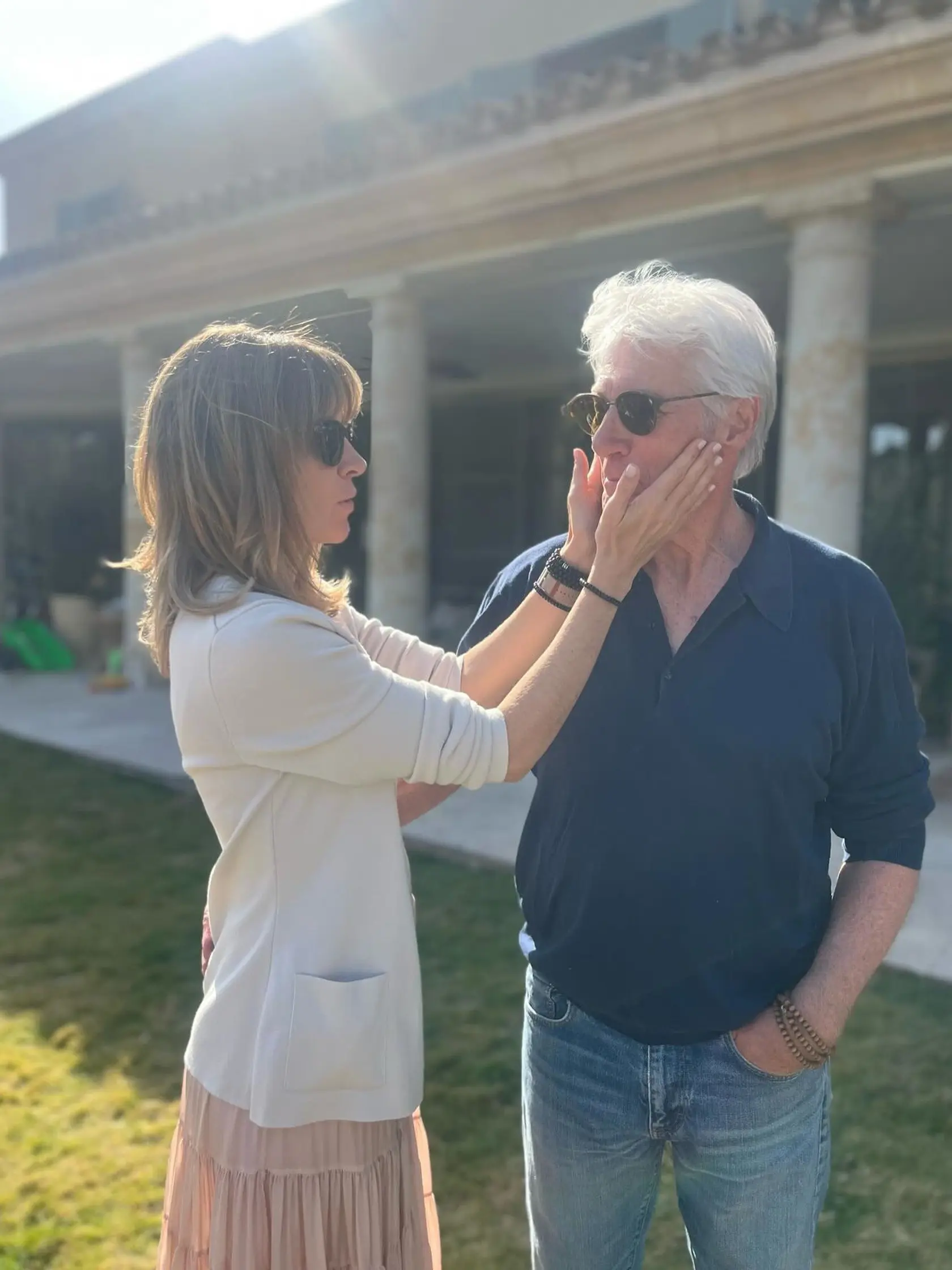 Alejandra a Richard Gere žijú teraz v Španielsku.