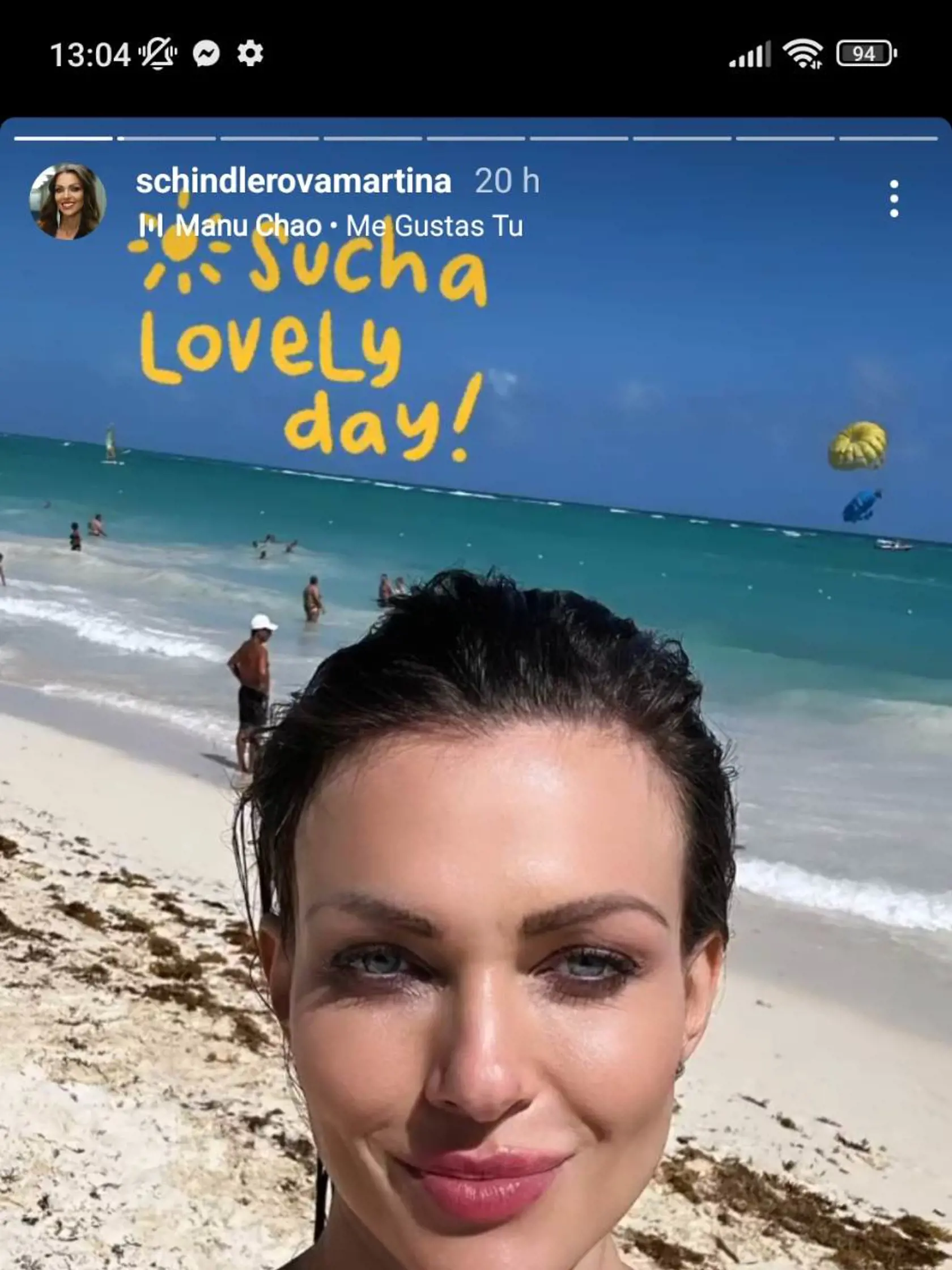 Martina provokuje hore bez.