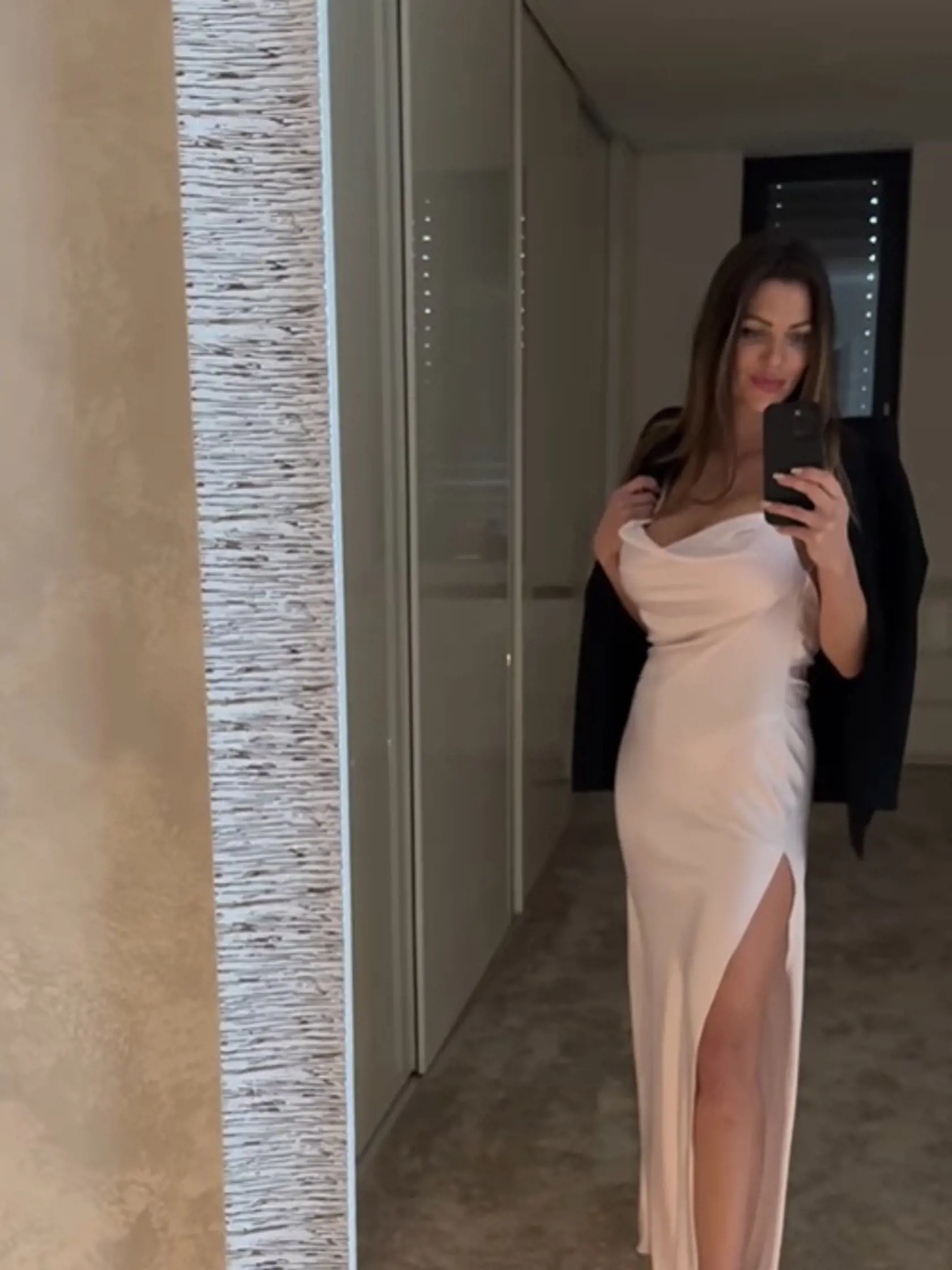 Speváčka Martina Schindlerová prišla na Bratislavské módne dni v tých priesvitných šatách.