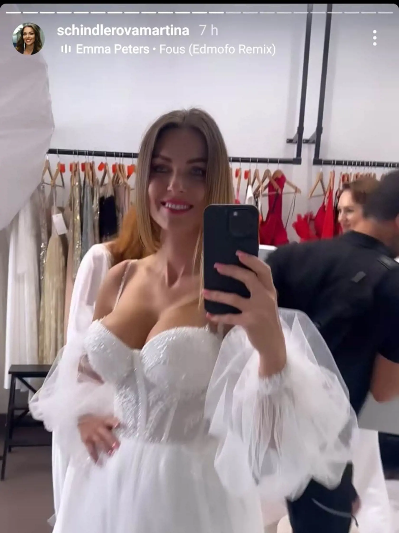 Krásna Martina Schindlerová v svadobných šatách