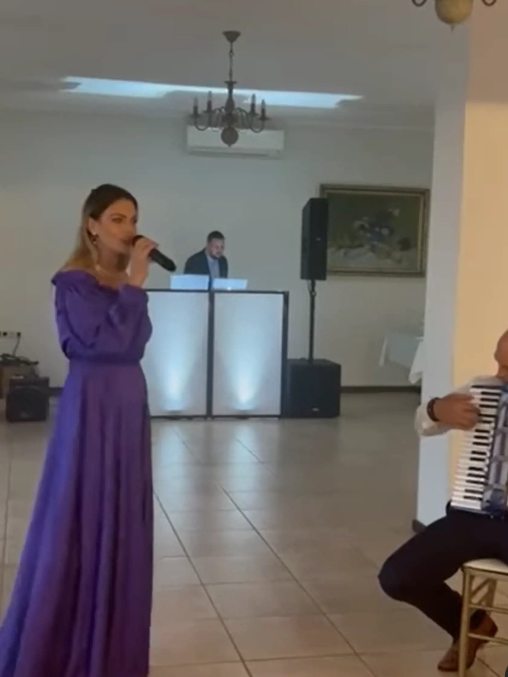 Martina Schindlerová spievala na svadbe svojho brata.