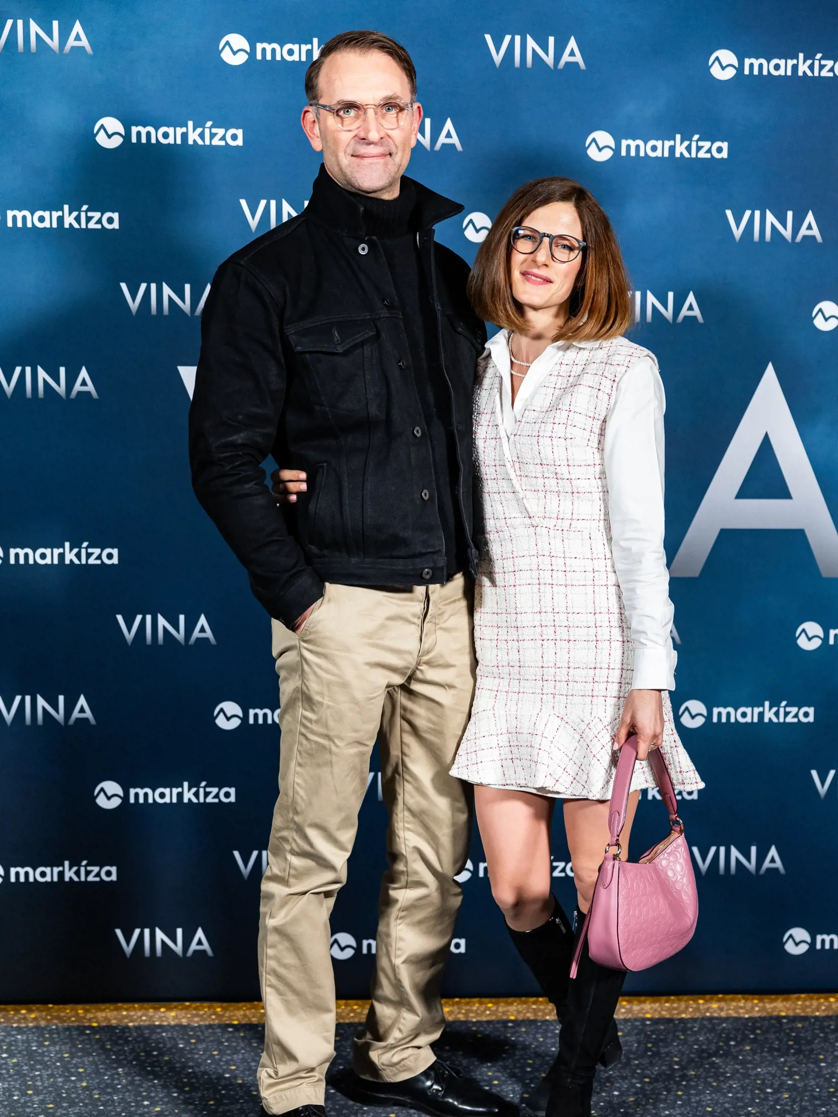 Premiéra seriálu “VINA” v Bratislave. Na snímke Tomáš Maštalír s manželkou. 