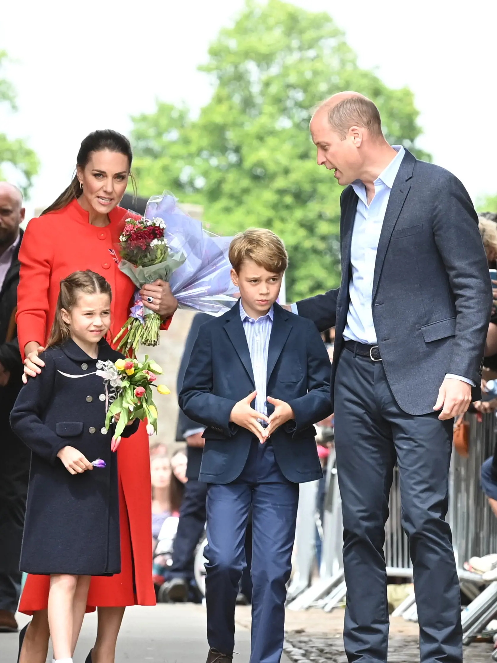 Princezná Charlotte a princ George počas svojho prvého oficiálneho podujatia mimo Londýna v Cardiffe.