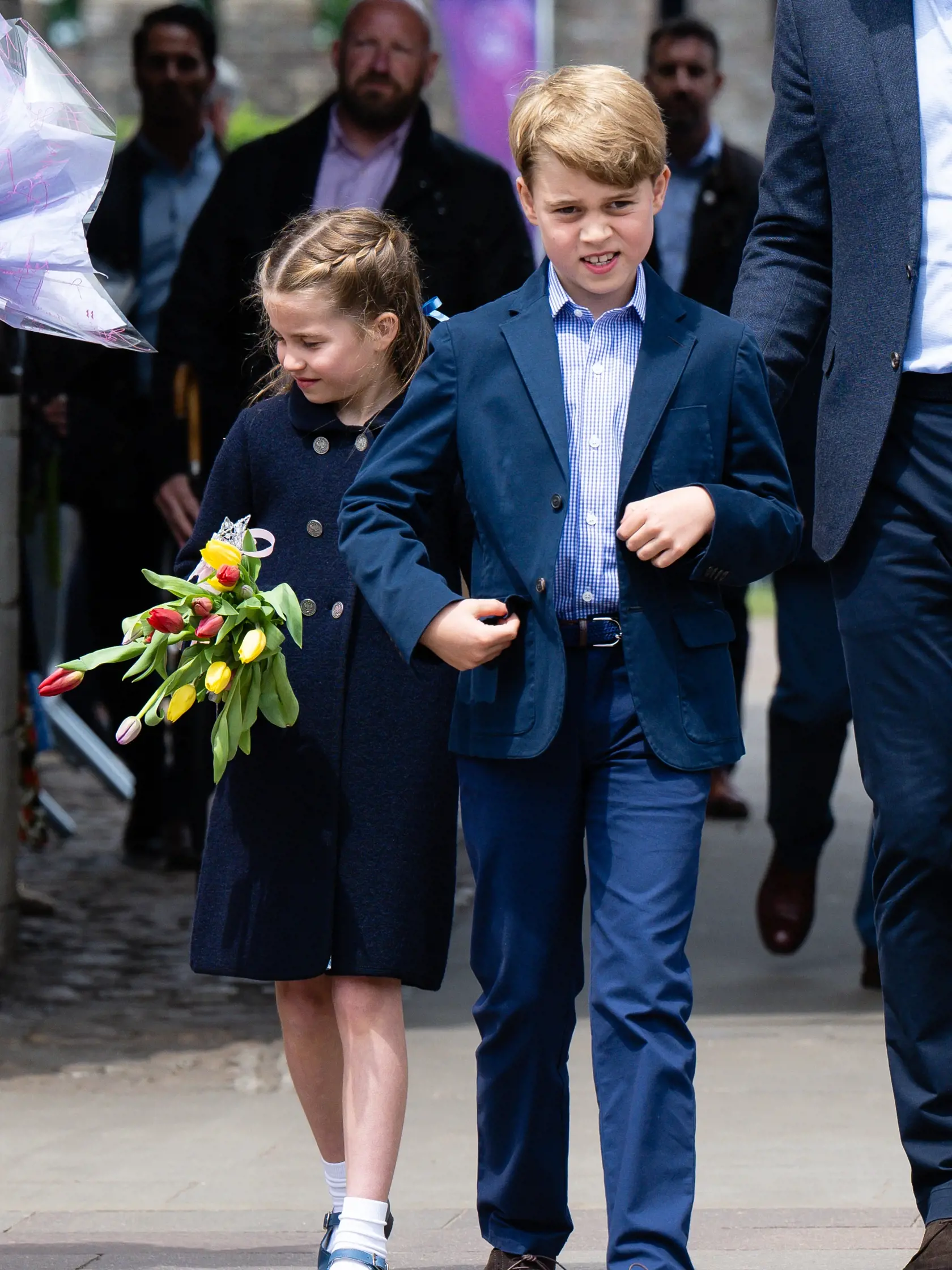 Princezná Charlotte a princ George počas svojho prvého oficiálneho podujatia mimo Londýna v Cardiffe.