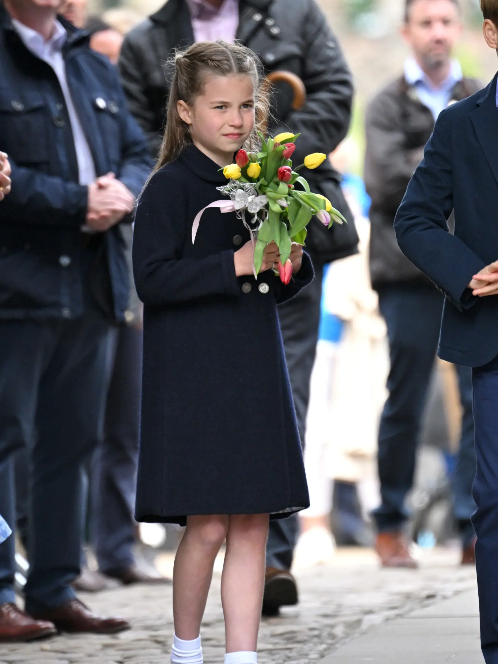 Princezná Charlotte a princ George počas svojho prvého oficiálneho podujatia mimo Londýna v Cardiffe.