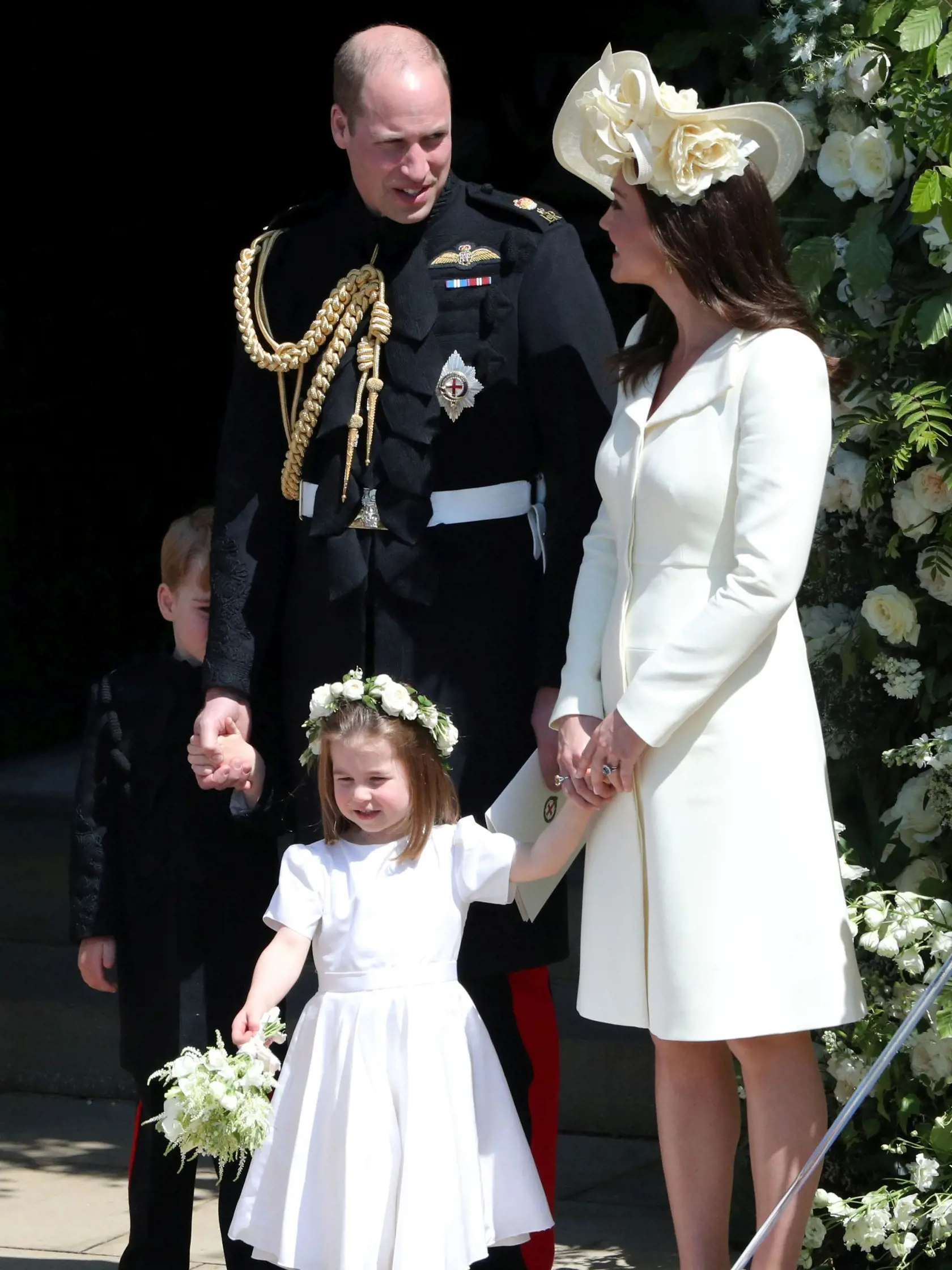 Princezná Charlotte a princ George r rodičmi na svadbe