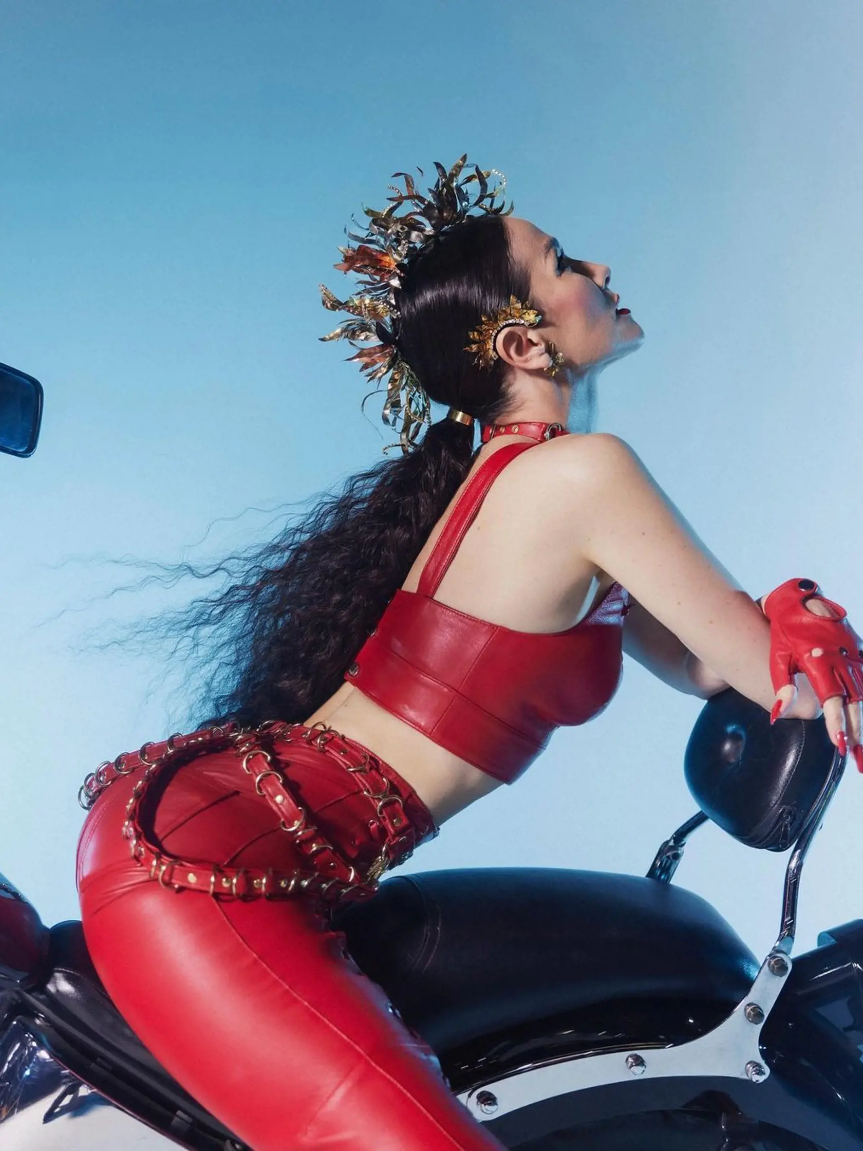 Hviezda populárnej telenovely Divoký anjel herečka Natalia Oreiro očarila Slovákov svojou krásnou tvárou a dlhými tmavými vlasmi. Natalia bola roky verná tomuto imidžu nežnej víly s dlhými vlasmi.