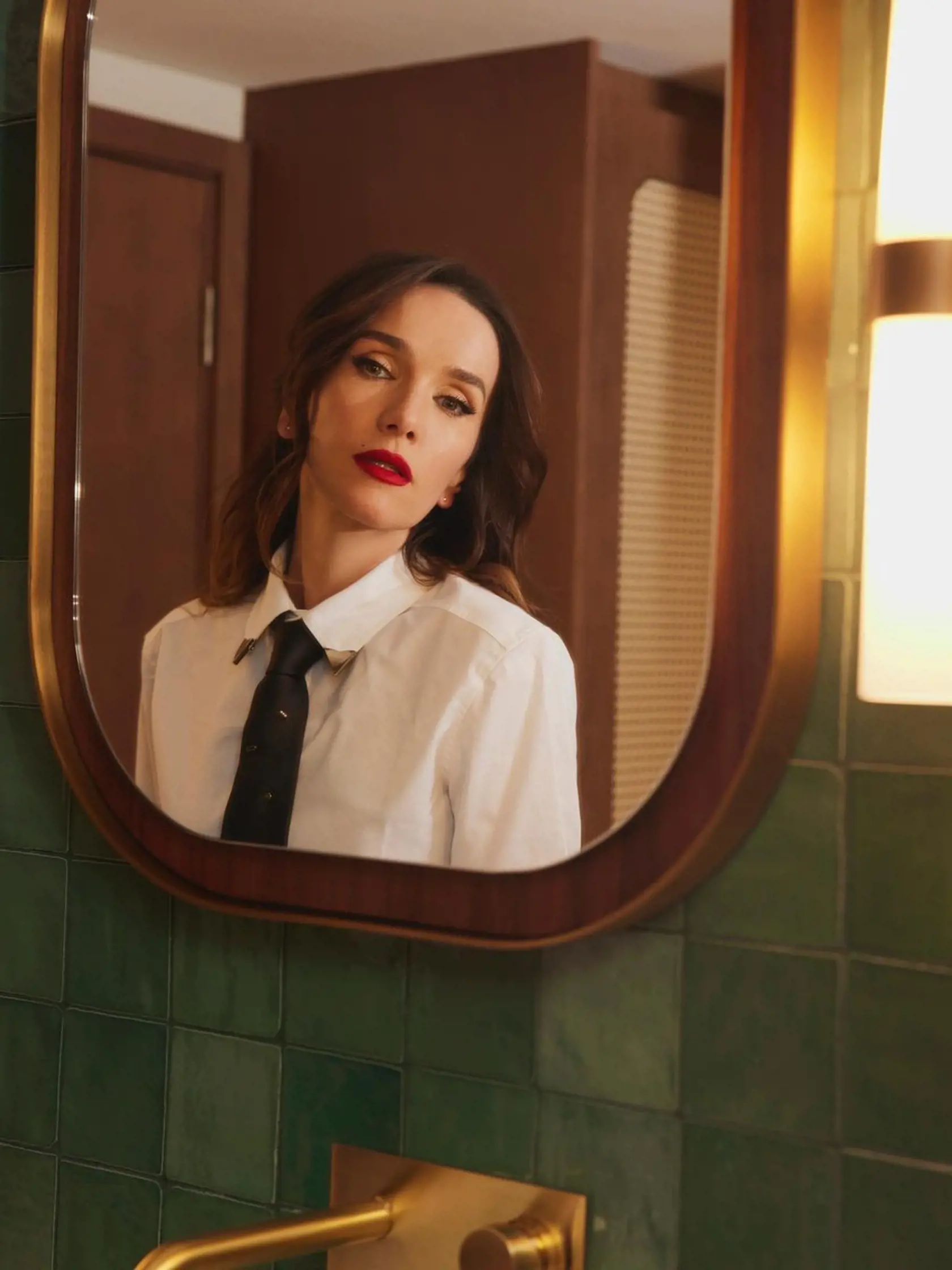Hviezda populárnej telenovely Divoký anjel herečka Natalia Oreiro očarila Slovákov svojou krásnou tvárou a dlhými tmavými vlasmi. Natalia bola roky verná tomuto imidžu nežnej víly s dlhými vlasmi.