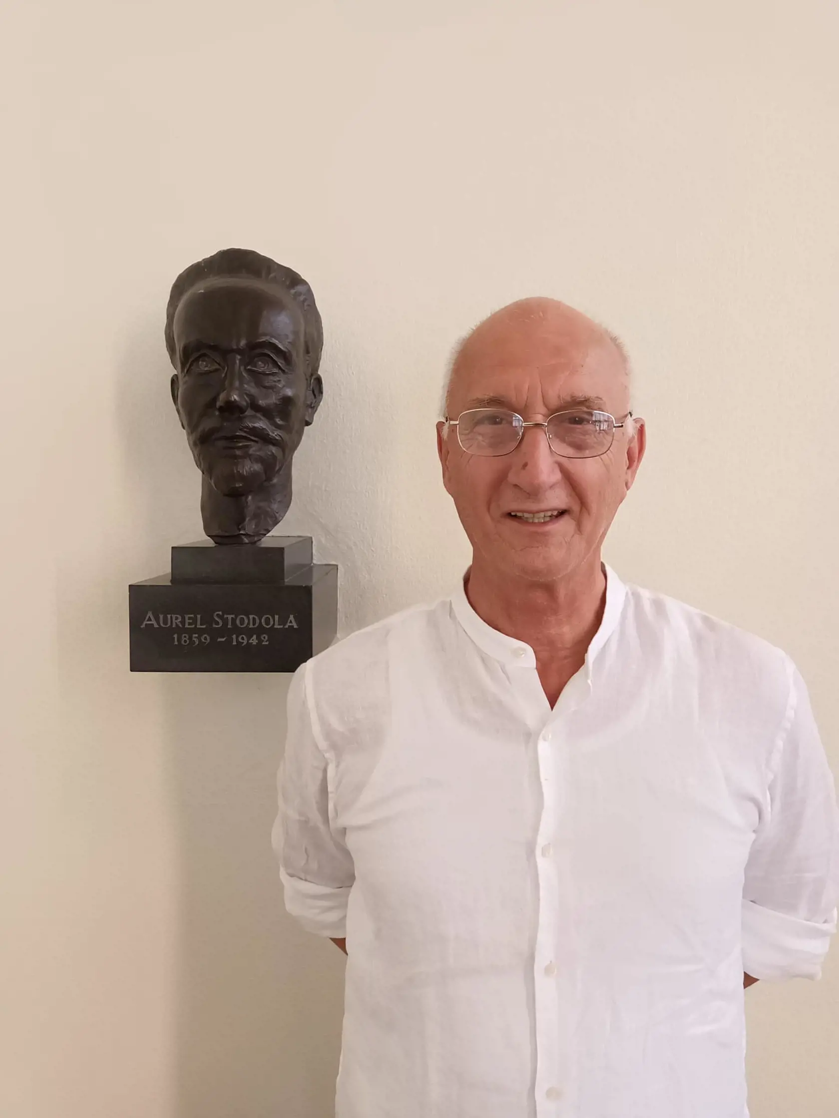 Jozef Banáš patrí k najproduktívnejším spisovateľom.