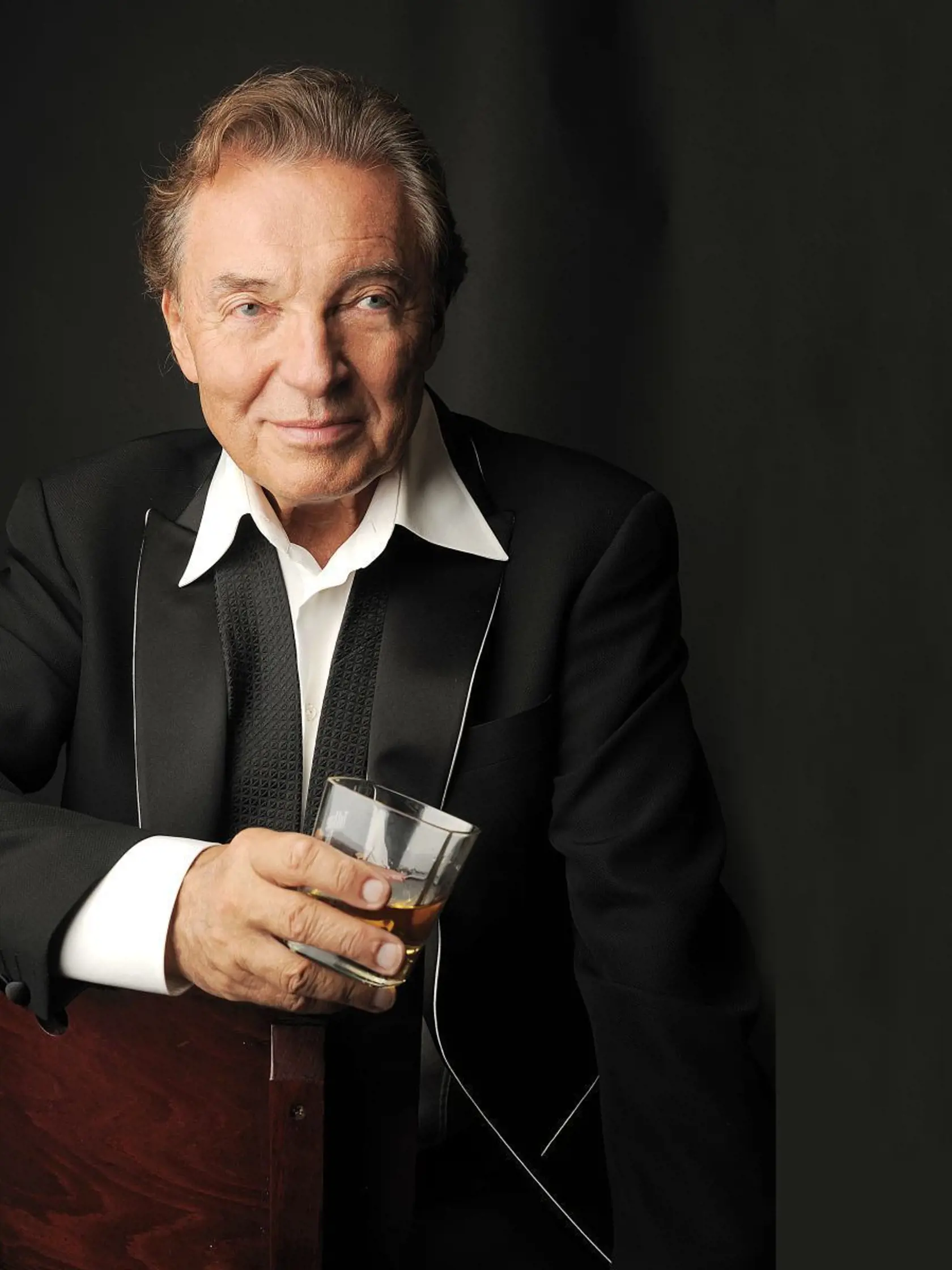 Po dlhých rokoch zverejnil Karel Gott bolestivé spomienky na otca.