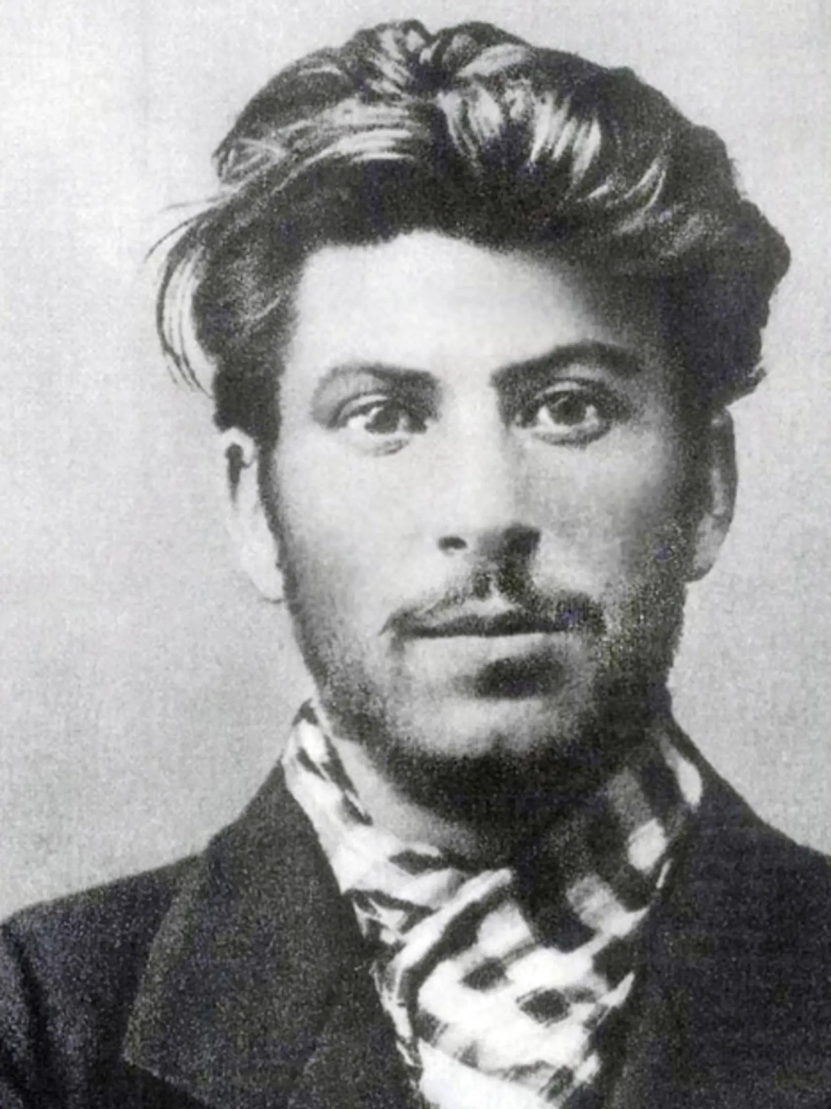 Joseph Stalin keď mal 24 rokov.