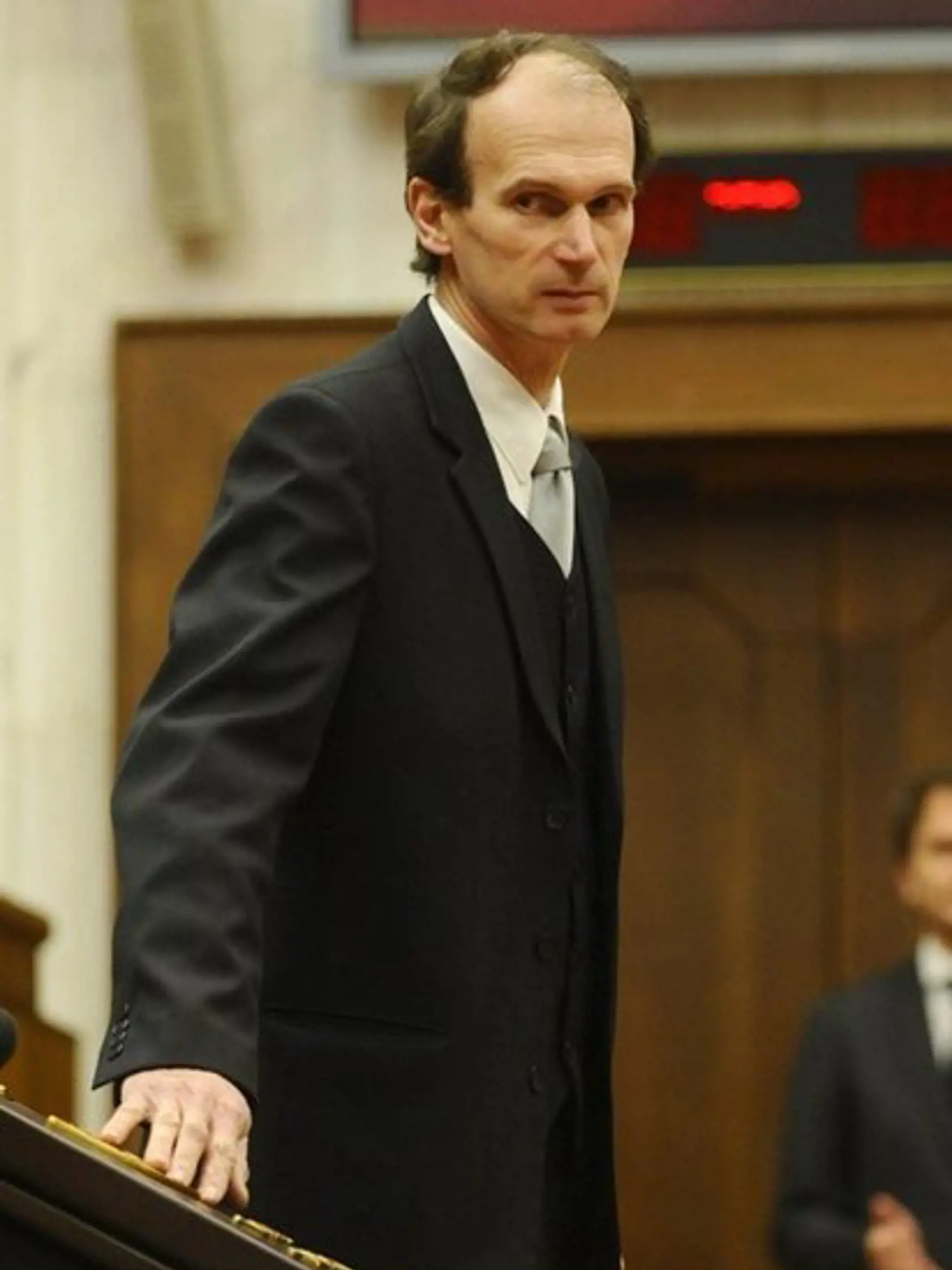 Štefan a Filip Kuffovci celý skutok popierajú a vyšetrovanie považujú za vykonštruované a politicky motivované. „Sme obvinení za skutok, ktorý sa mal stať v čase, keď som bol na rybačke na Dunaji pri Bratislave, na čo mám dôkazy a otec bol celý týždeň v Nemecku na krstinách,“ obhajoval sa Filip Kuffa.