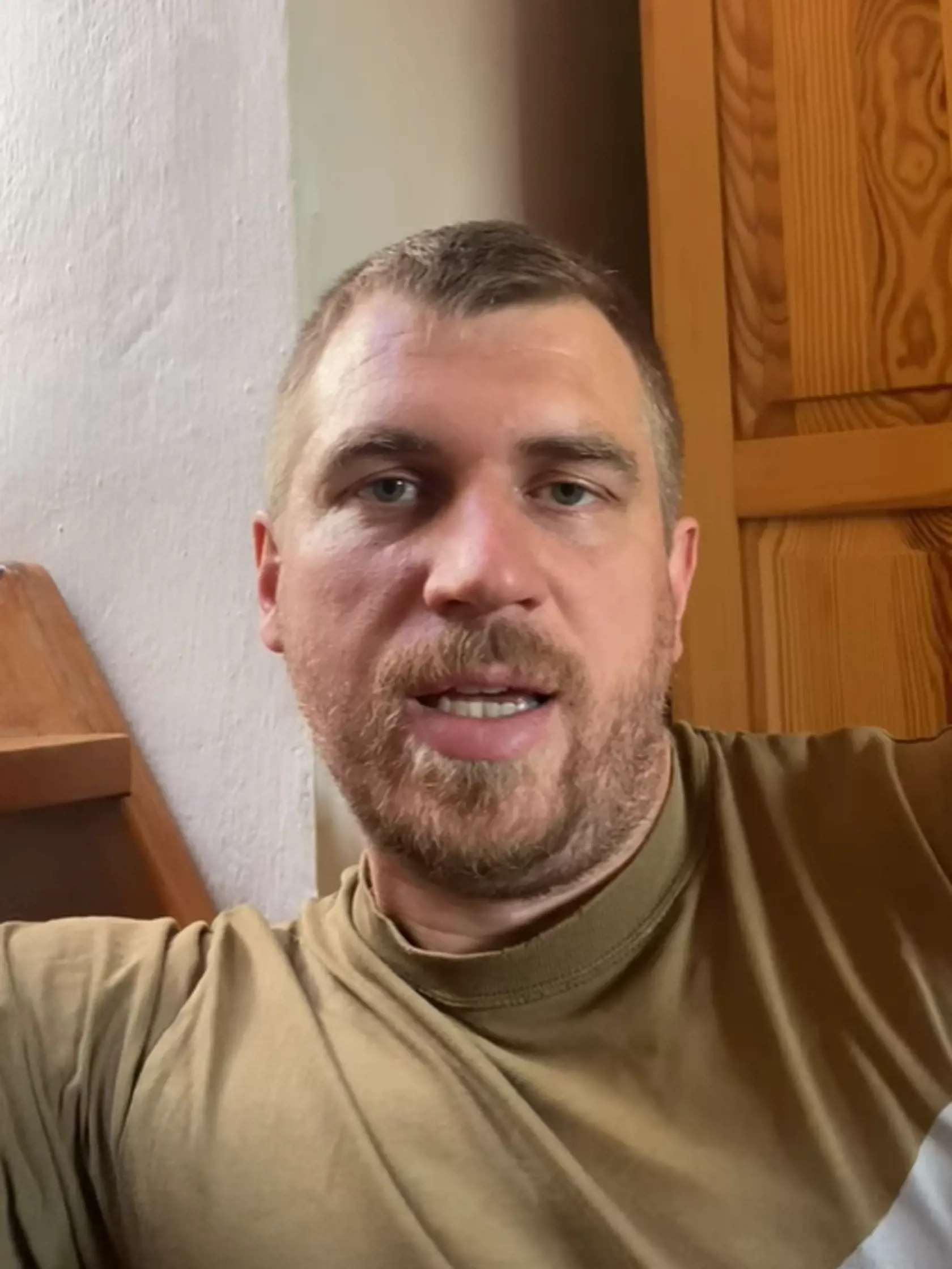 "Polícia im v tomto sekunduje, totálne odignorovala všetky naše podania a podnety. Žiadali sme zadokumentovať protiprávne konania firmy HEBA. Doposiaľ bezúspešne, polícia na miestnej úrovni nás stále ignoruje. A dalo by sa povedať, že svojim nekonaním zároveň podporuje trvanie zlodejín a podvodov ktoré sa dejú v ľubickom chotári. Jedine čo si pamätám  boli ochotní dokumentovať, keď som si našiel zabitú kobylu, a bolo podozrenie, že nám ju niekto zastrelil," hovorí Filip Kuffa.