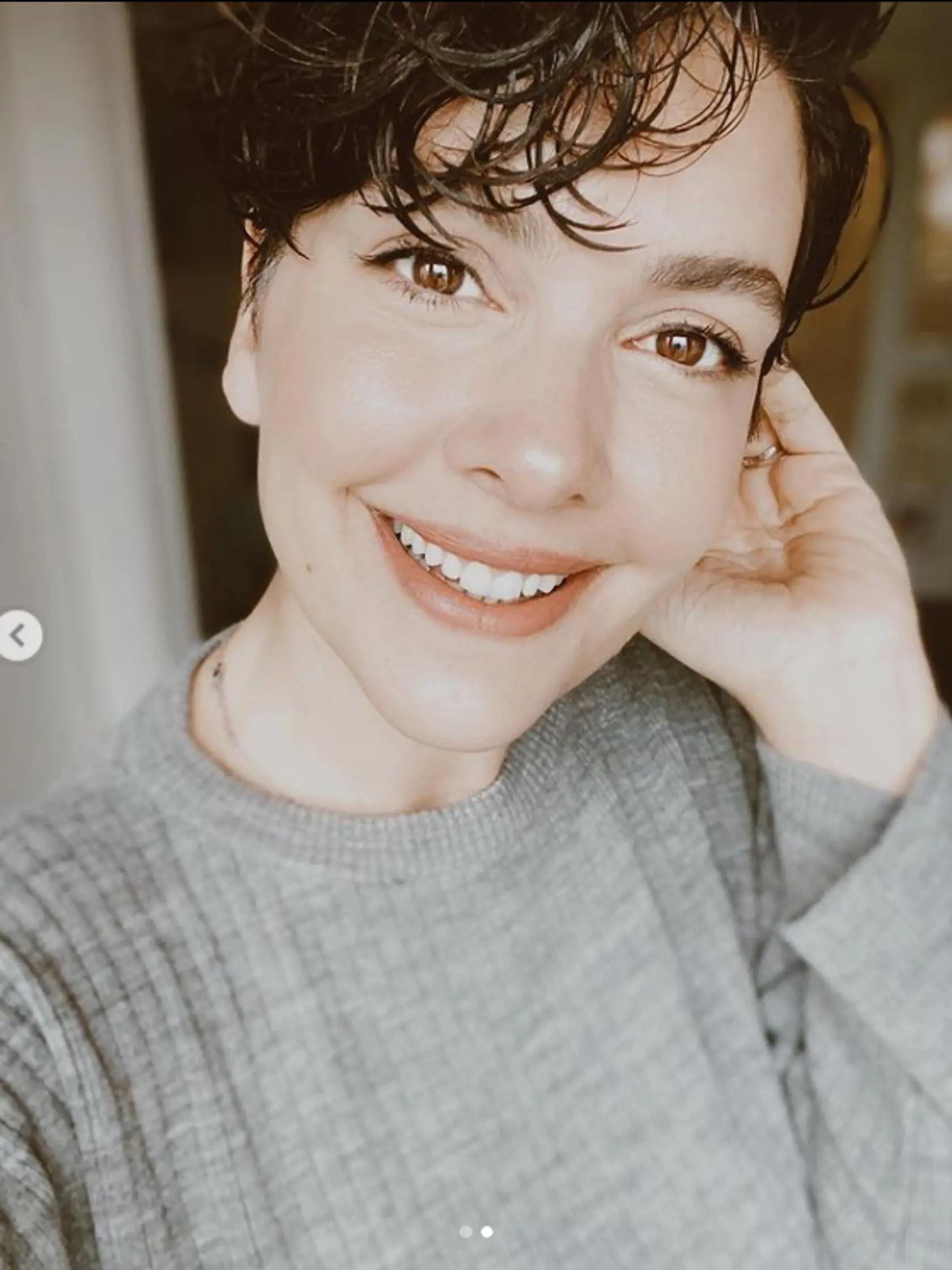 Šeherezáda nosí kratší účes, ale veľmi jej pristane. Mama dvoch synov žiari šťastím.