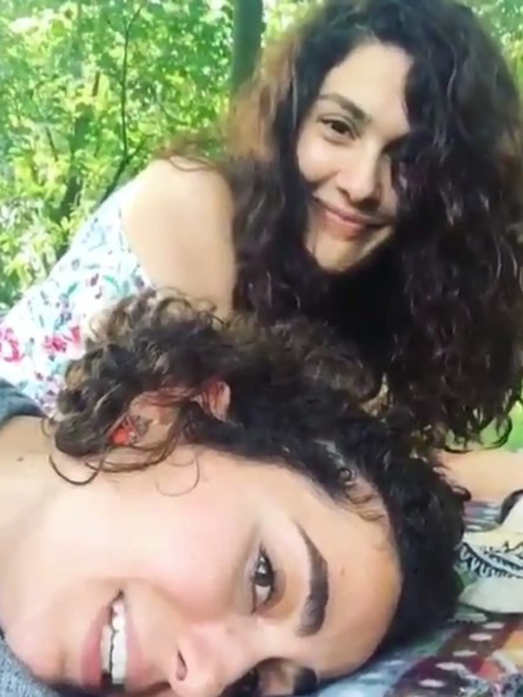 Šeherezáda si vychutnala piknik s kamarátkou. Zdá sa, že sa skvele zabávali.