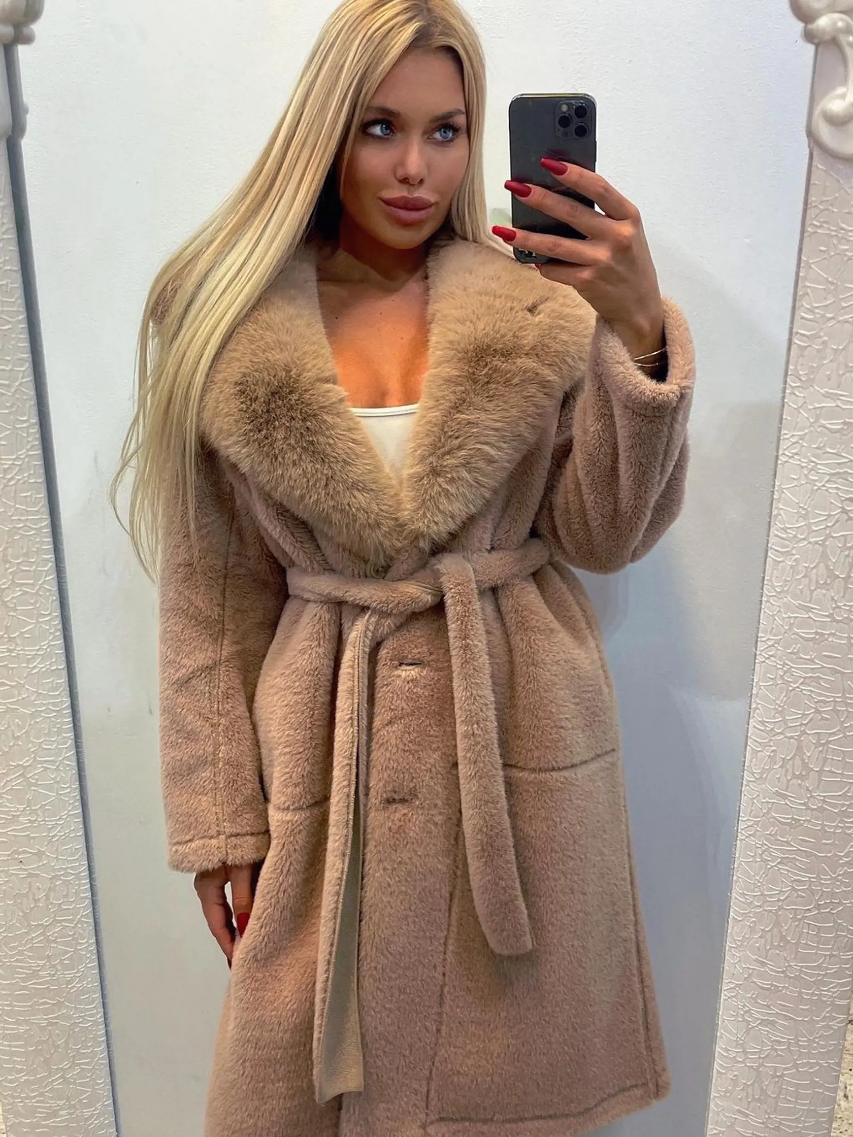 Laura Vizváryová