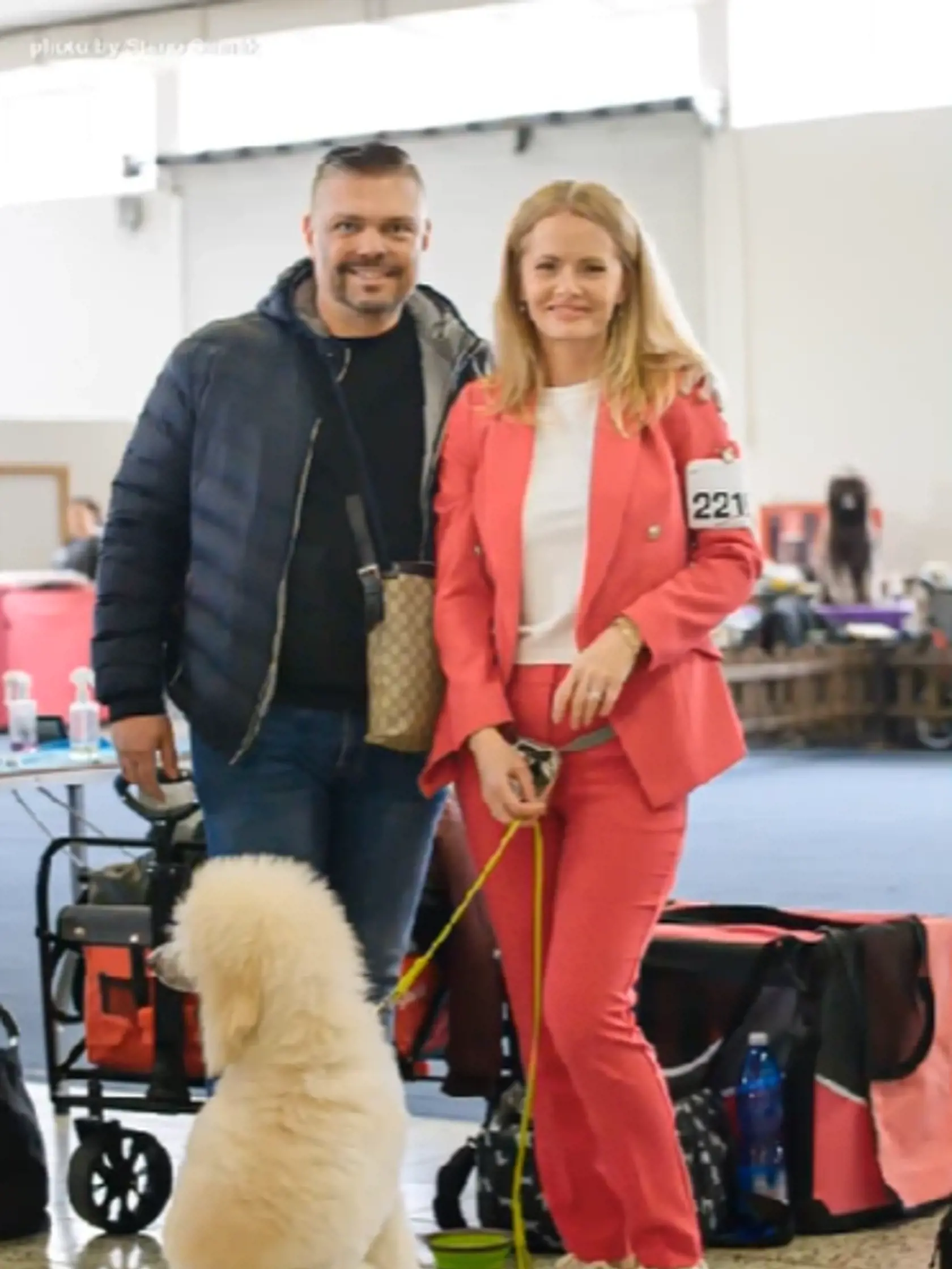 Mirka Almásy s manželom Ľubom a psíkom Kasperom.
