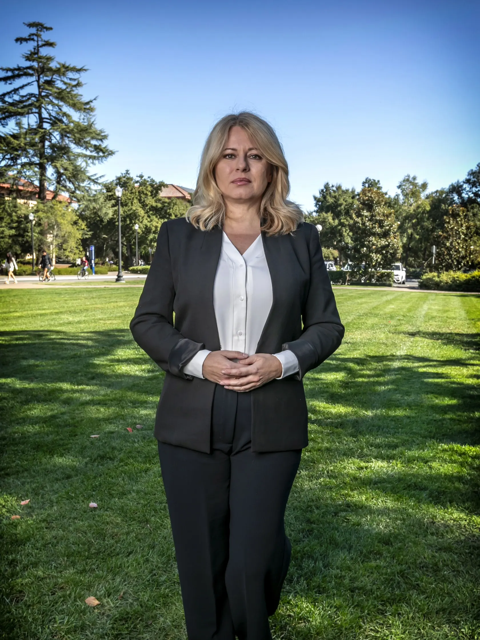 Exkluzívne fotografie Zuzany Čaputovej priamo zo Stanfordu, ktoré sa podarilo urobiť denníku Plus JEDEN DEŇ.