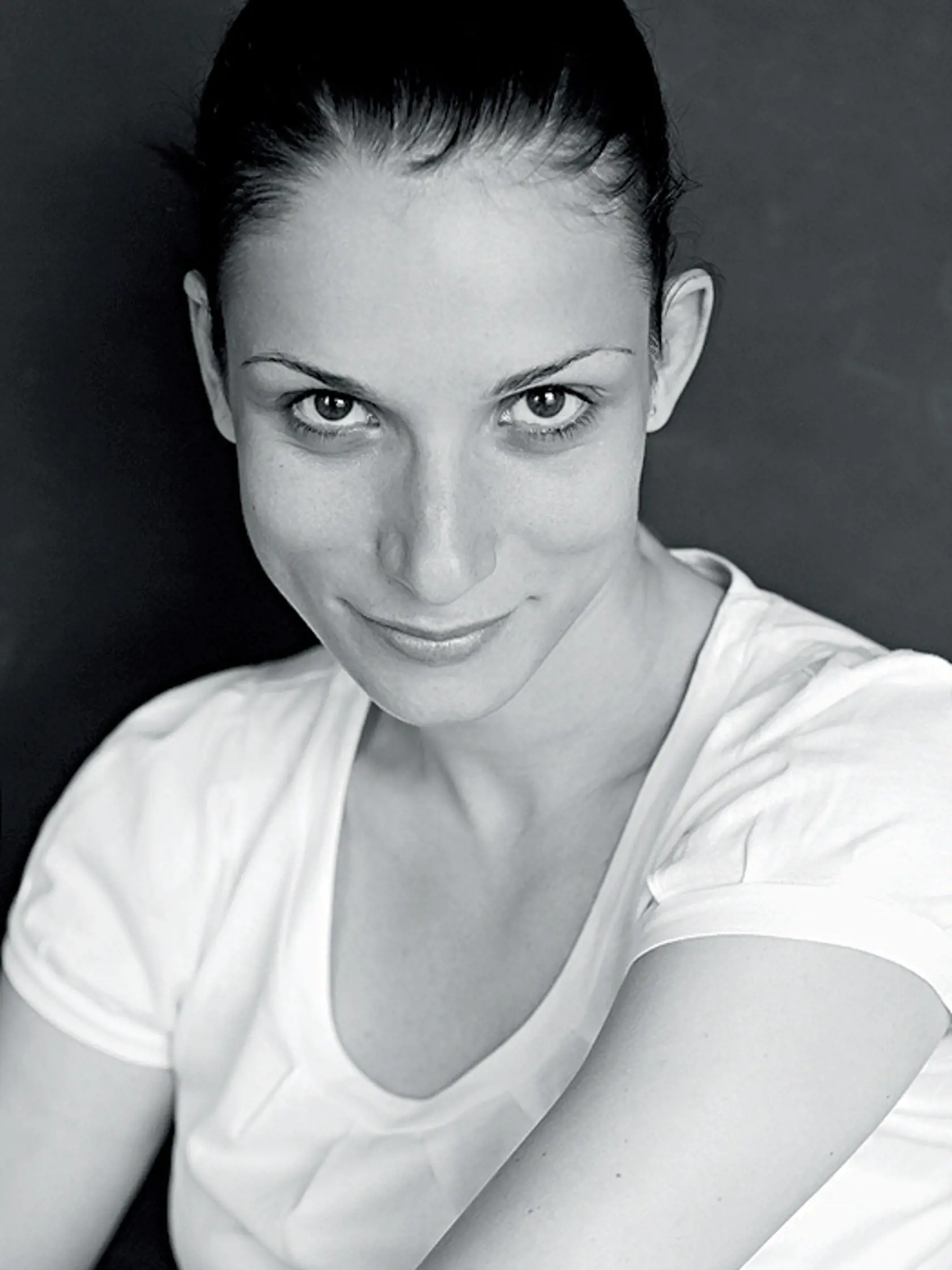Zuzana Kanócz, herečka, bez mejkapu, portrét, čierno-biela fotografia, úsmev
foto: Branislav Šimončík
uverejnené: Šarm 20/2010
pôvodný súbor:IMG_3146ret.eps