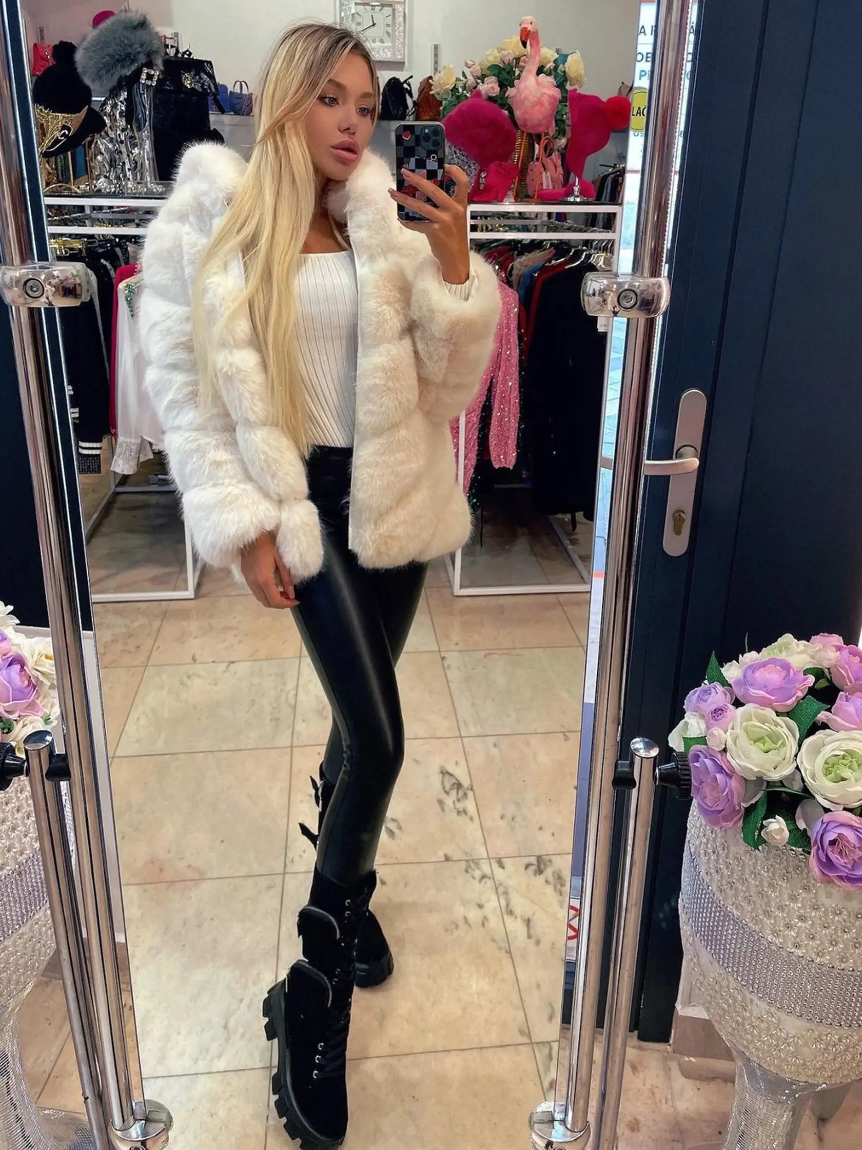laura vizváryová
