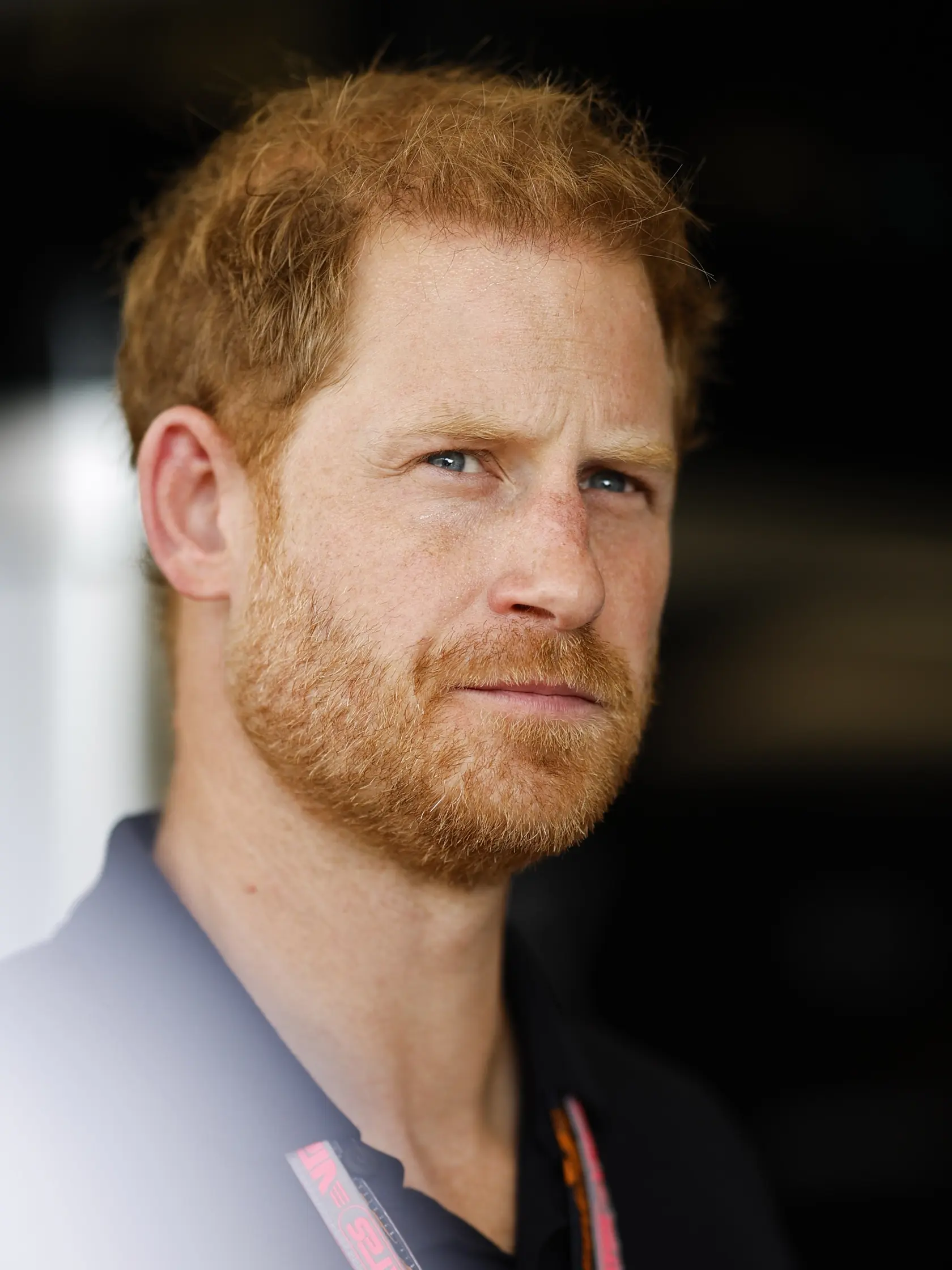 Princovi Harrymu a jeho manželke Meghan Markle hrozí, že ich vyhostia z USA pre princovu minulosť.