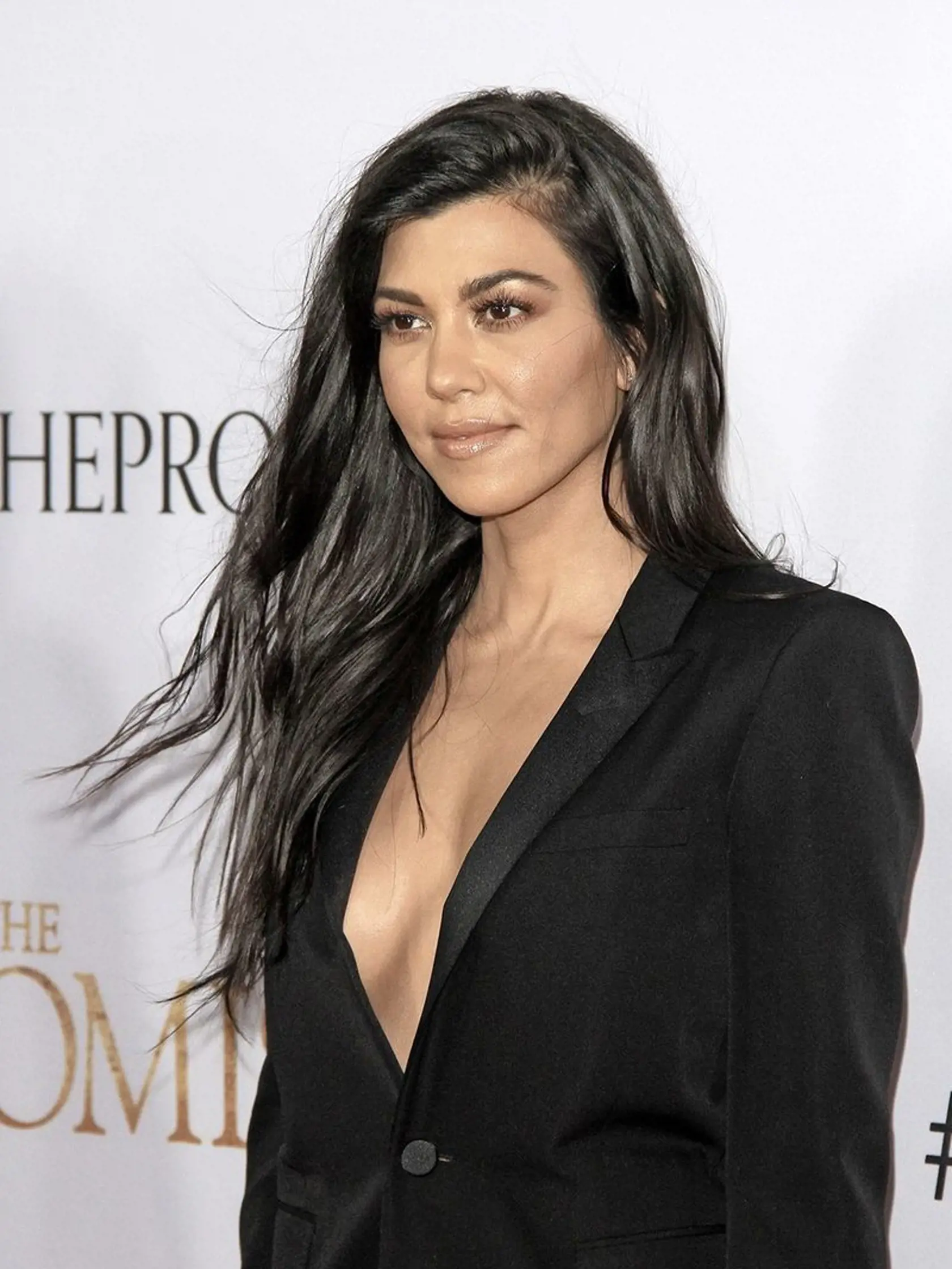 Kourtney Kardashian nedá dopustiť na pleťovú hmlu s obsahom kyseliny hyalurónovej.