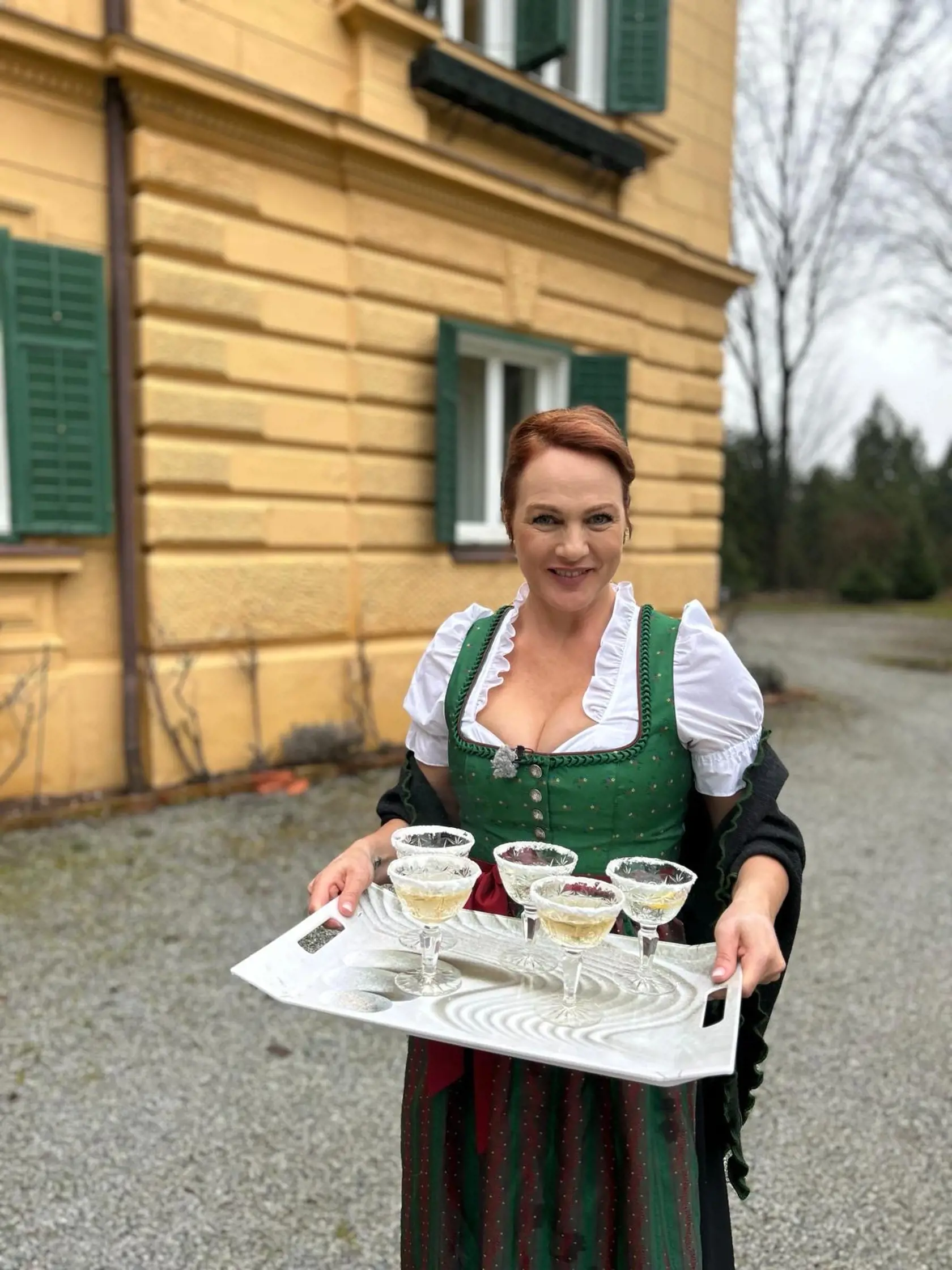 Adriana Poláková v rakúskom kroji.