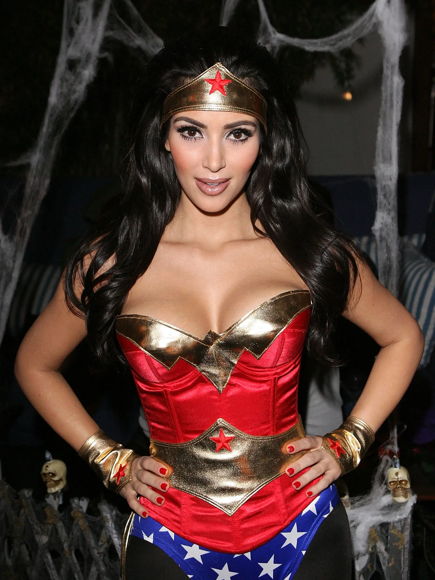 Kim Kardashian ako komiksová Wonder Woman.