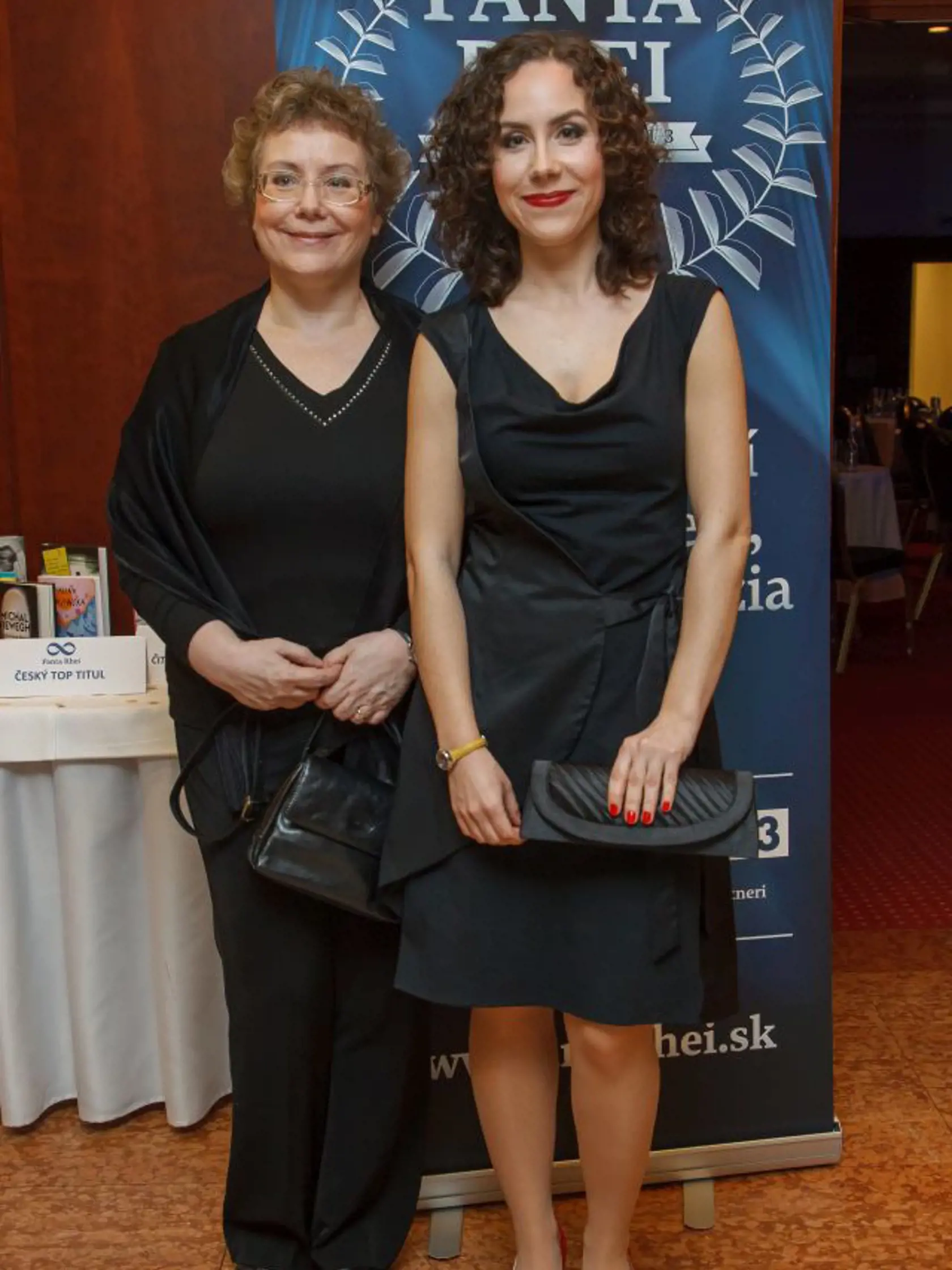 Vdova po Júliusovi Satinskom († 61) Viera Satinská s dcérou Luciou.