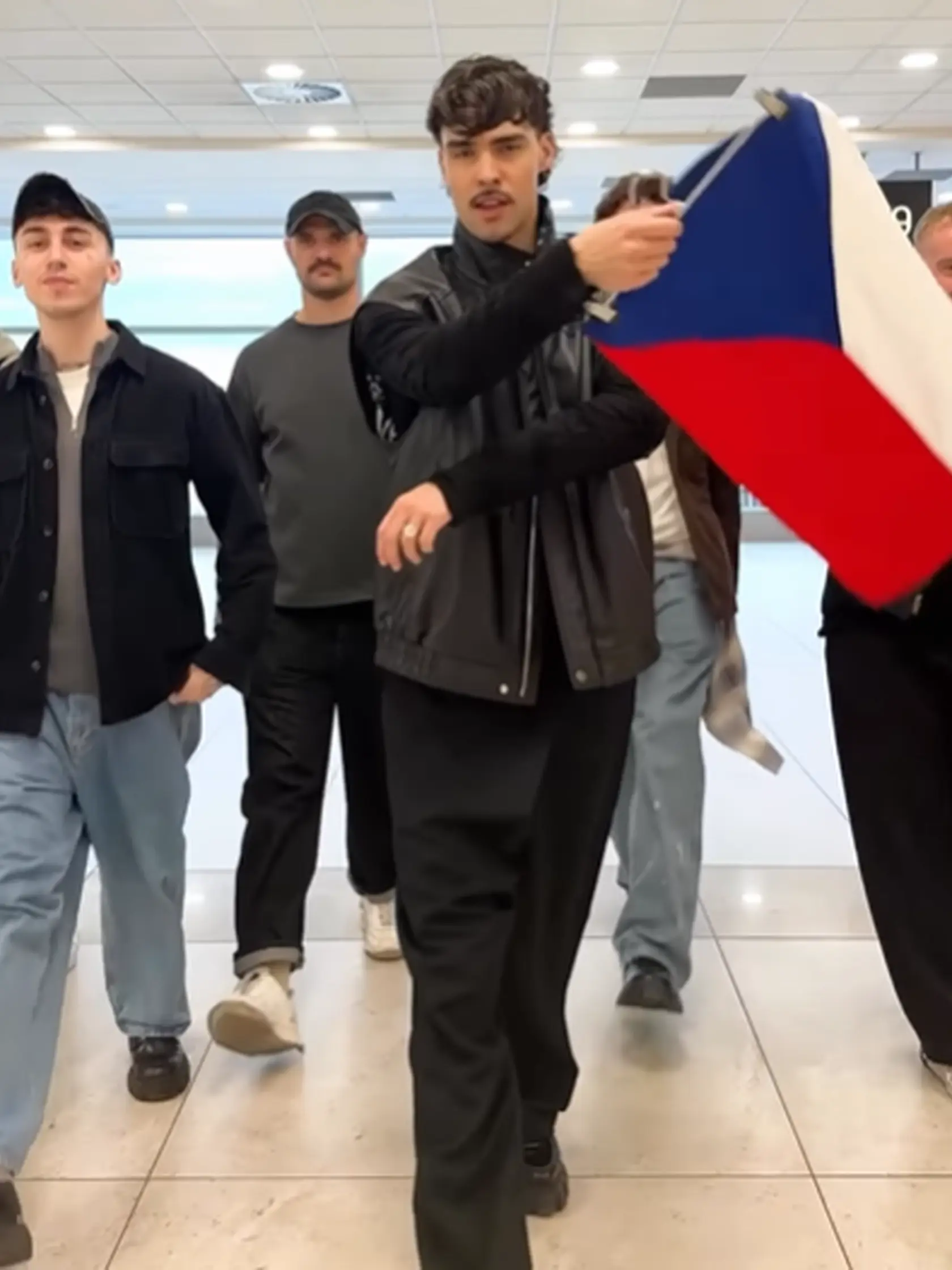 Adam "Adonxs" Pavlovčin na Eurovízii reprezentoval Českú republiku.