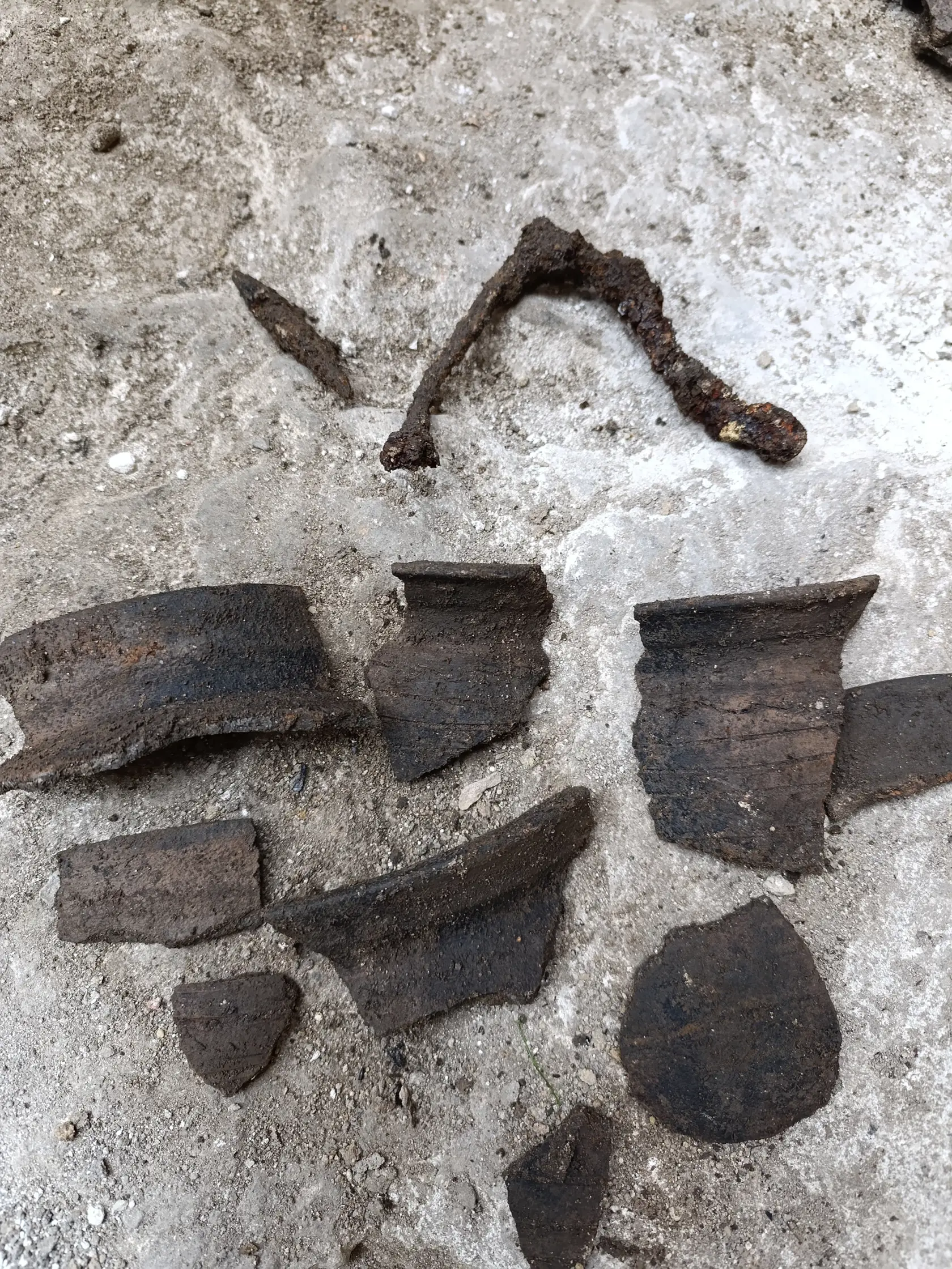 Stredoveké nálezy, ktoré objavili archeológovia na Trenčianskom hrade.