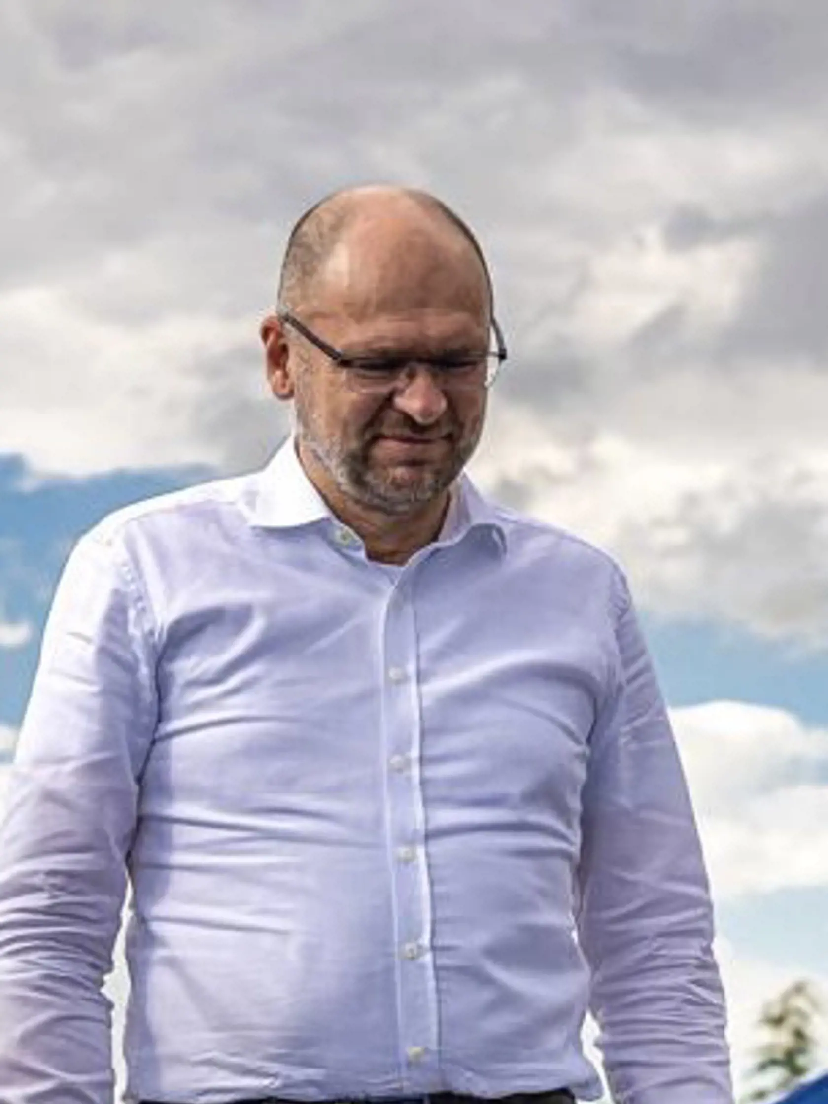 Minister hospodárstva Richard Sulík sa ponúkol, že prevezme rezort zdravotníctva. Igor Matovič reagoval kritikou.