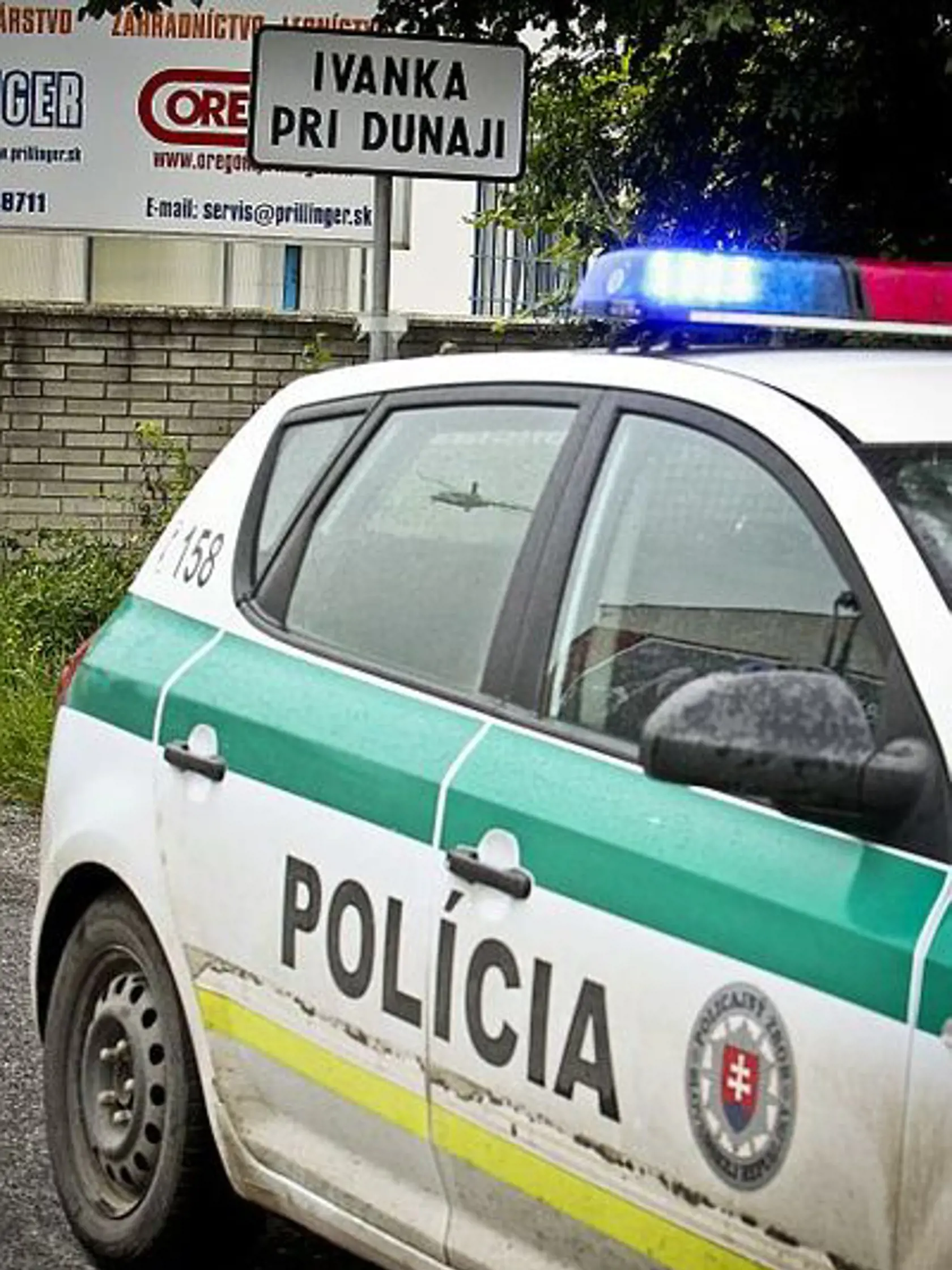 Neznámy muž prepadol vo štvrtok krátko pred 13.00 hod.
