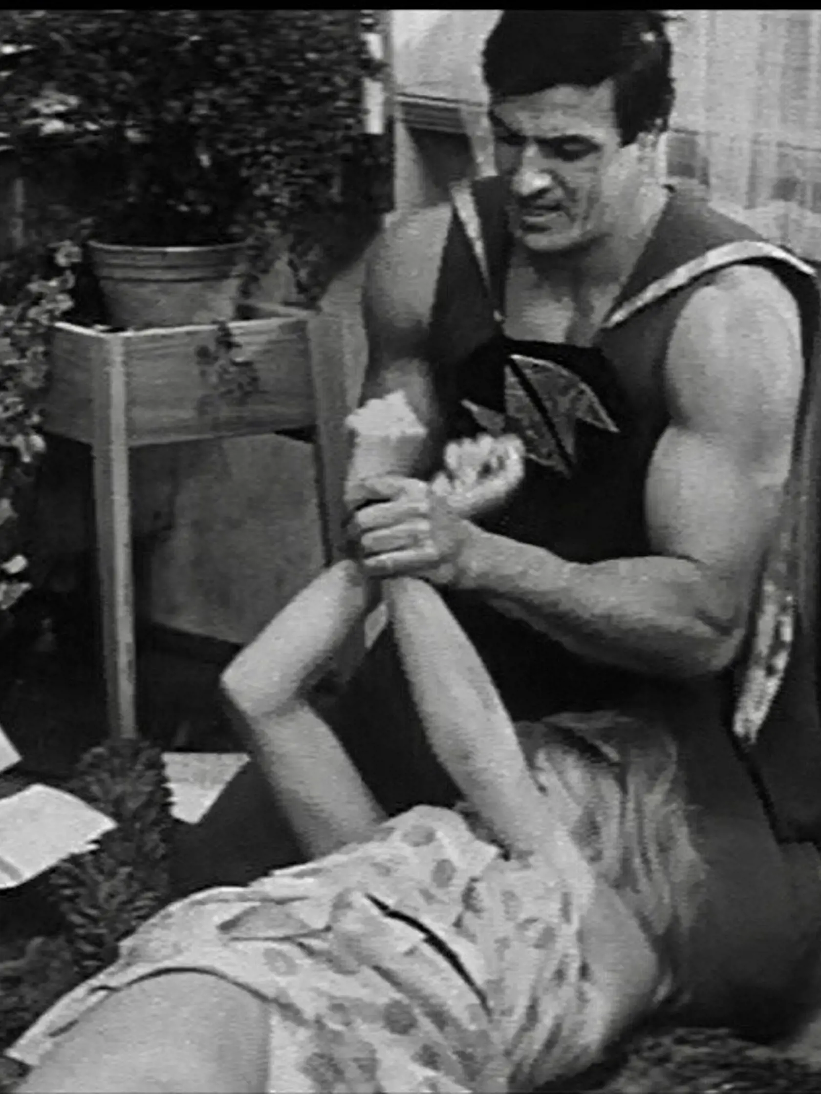 Ako Superman vo filme Kdo chce zabít Jessie.
