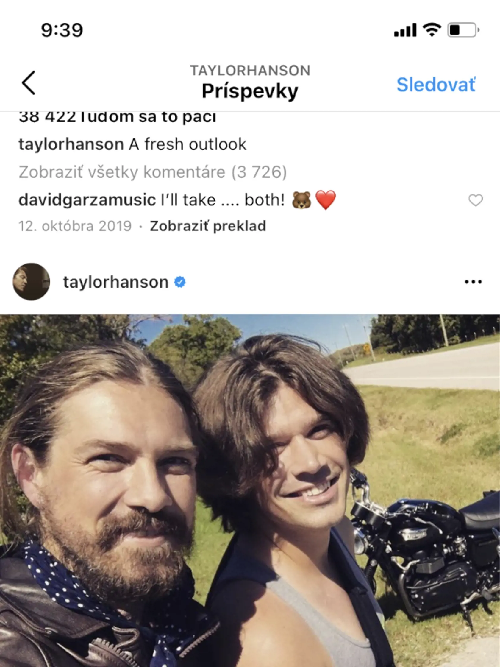 Zac si na motorke zlomil ruku aj rebrá.