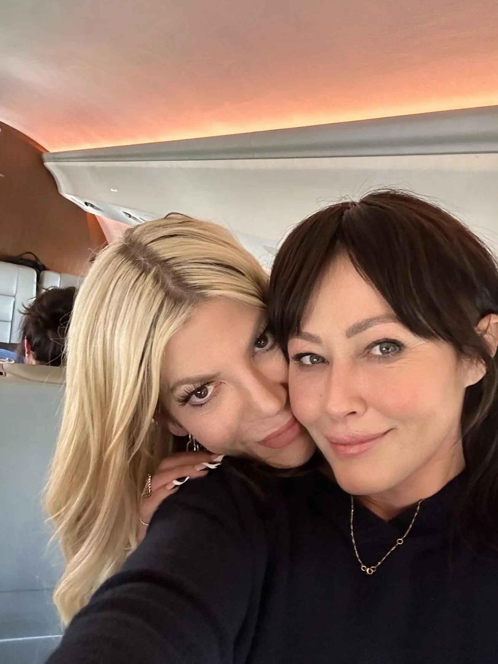 S kolegyňou z legendárneho tínedžerského seriálu Shannen Doherty