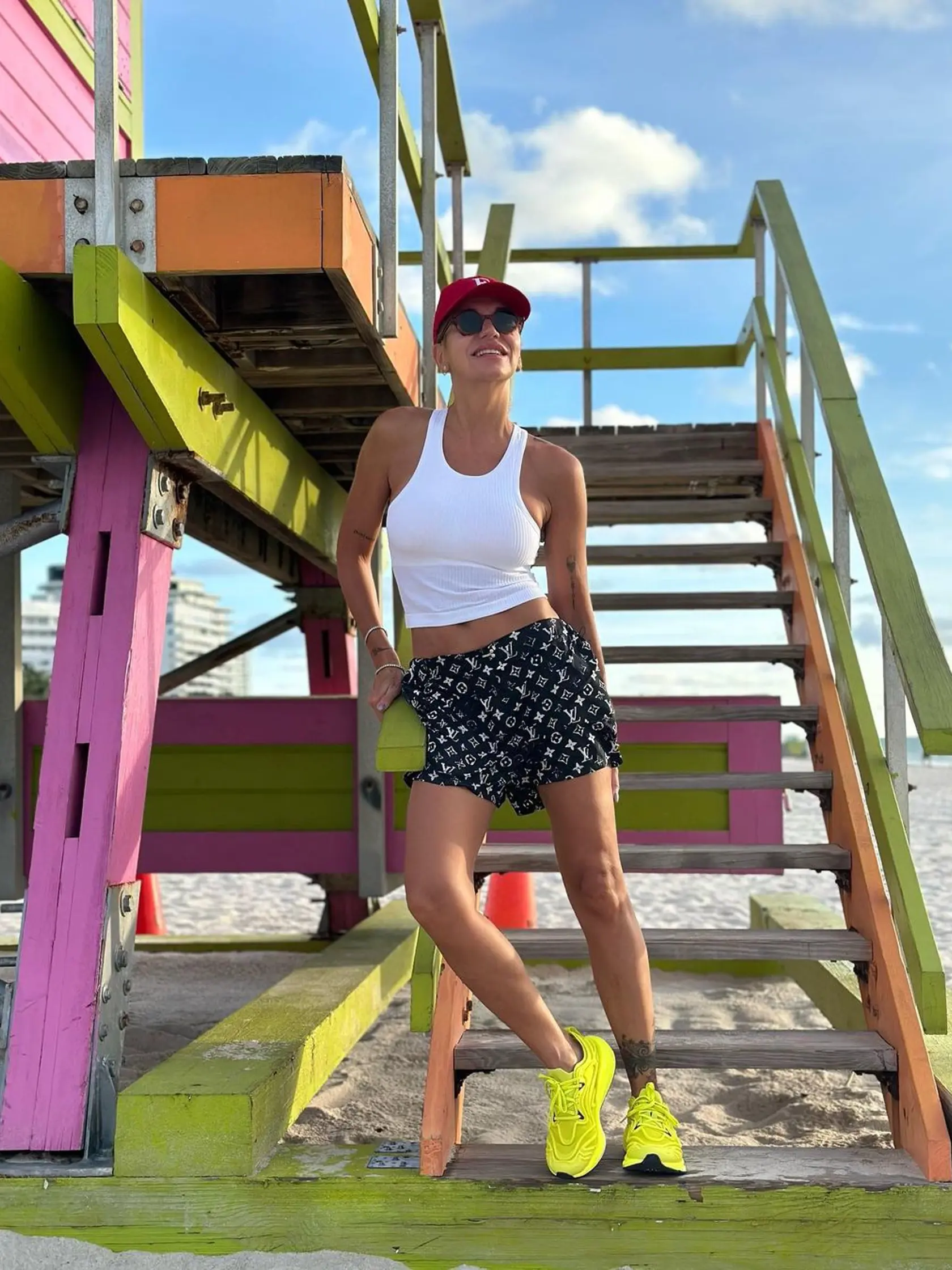 Dara si na Miami Beach zapózovala pri hliadkovacej veži, ktorá vyzerá ako pre Barbie.