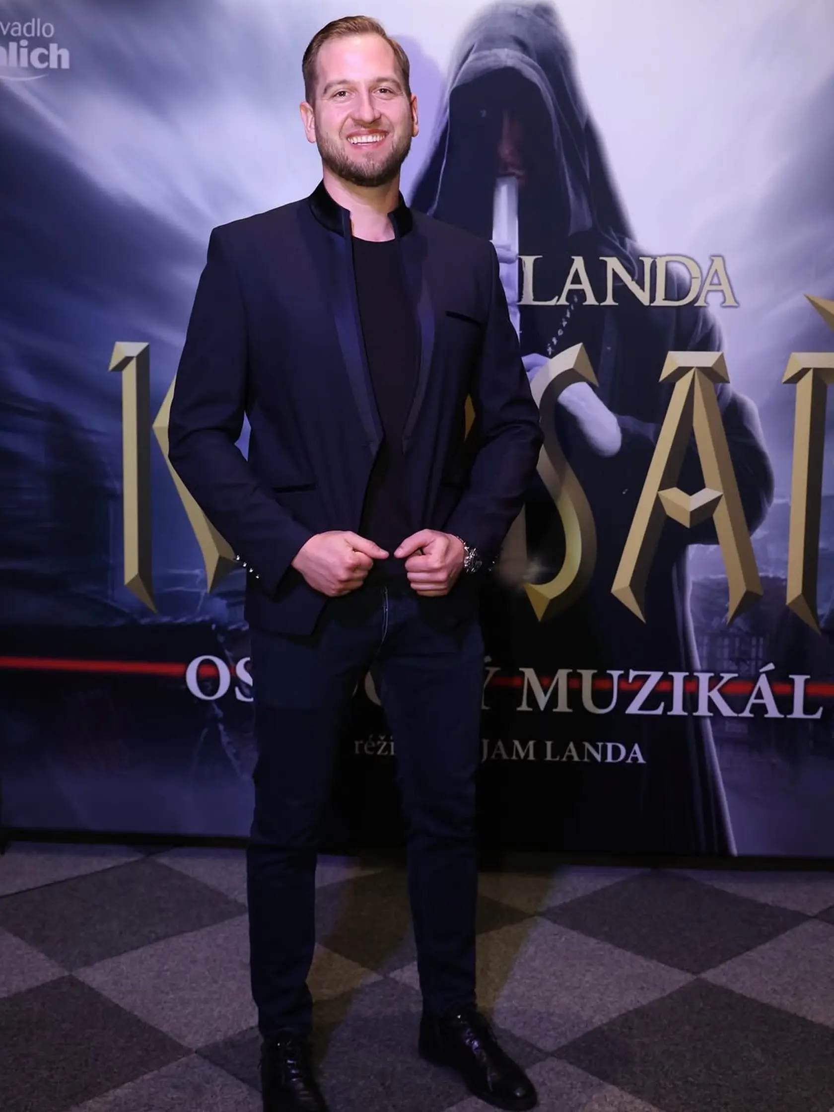 Samo Tomeček na nedávnom muzikáli Krysař, kde bol bez partnerky, ktorú "skrýval" pred verejnosťou.