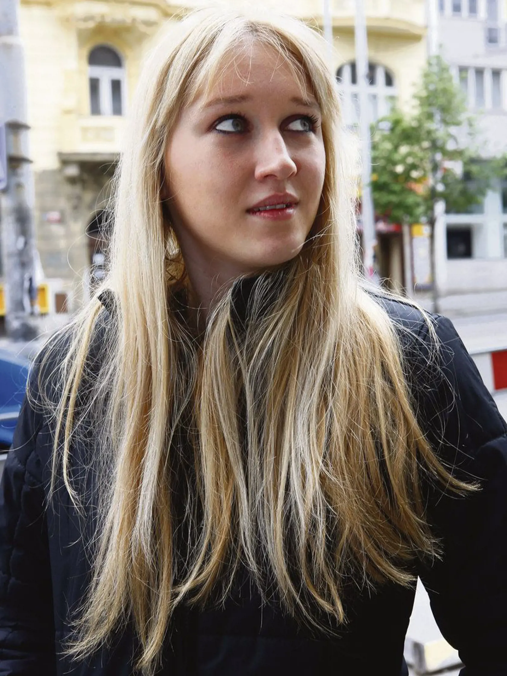 Lucie aGottová dostala příjmení k osmnáctinám.