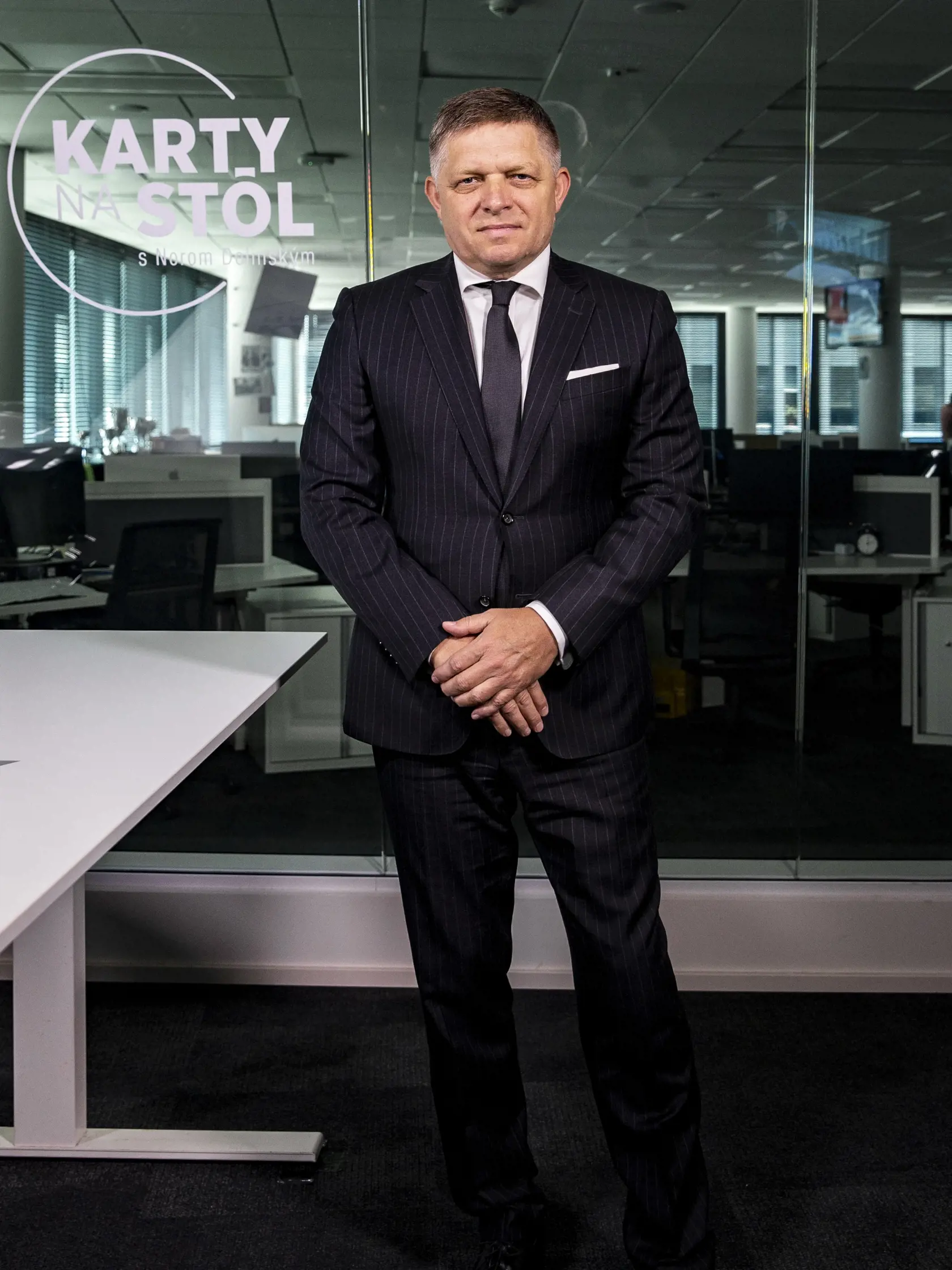 Diskusná relácia "Karty na stôl", ktorej hosťom bol Robert Fico. 