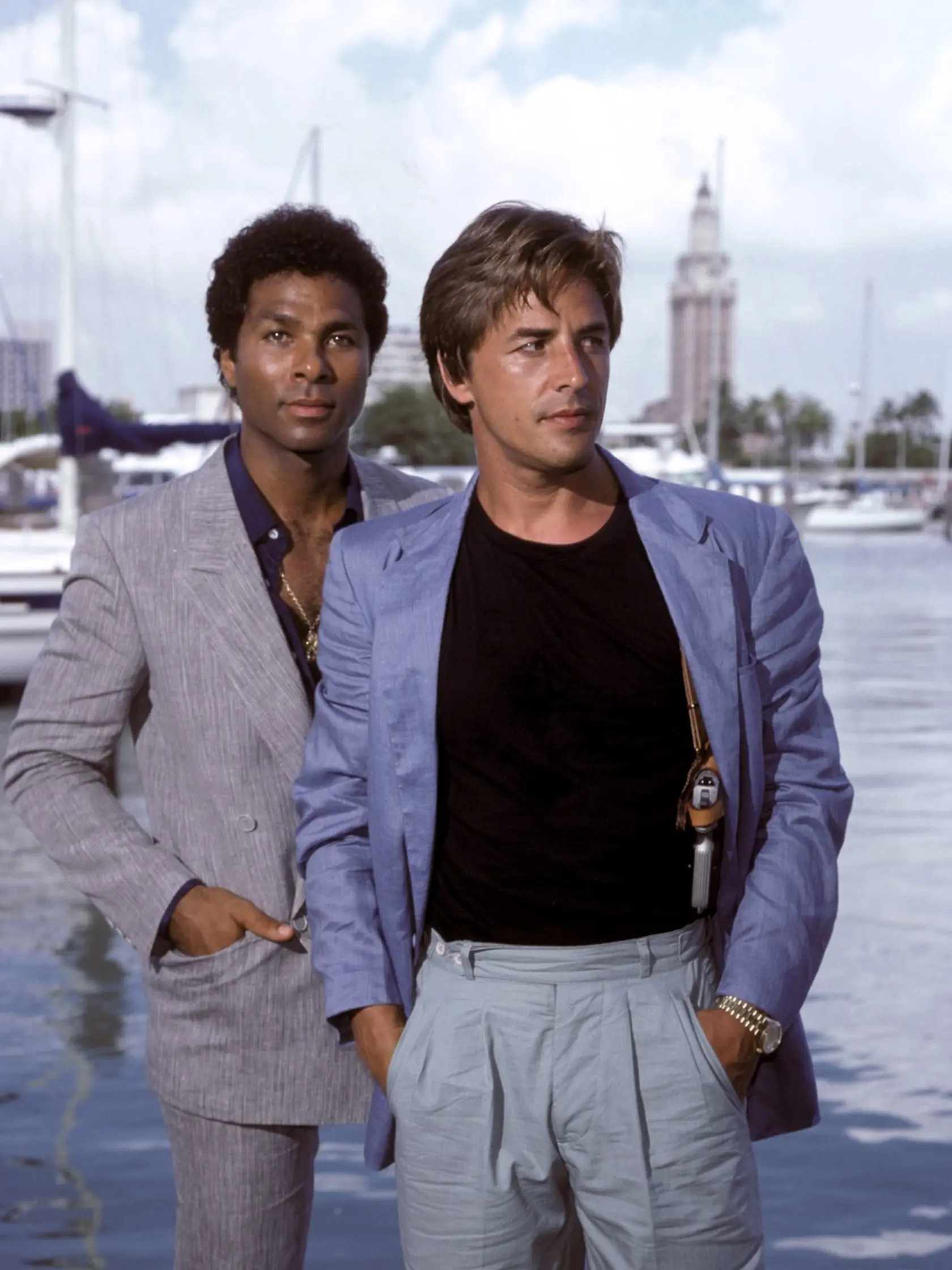Herec si opakovane zahral šoféra limuzíny v obľúbenej kriminálke Miami Vice.